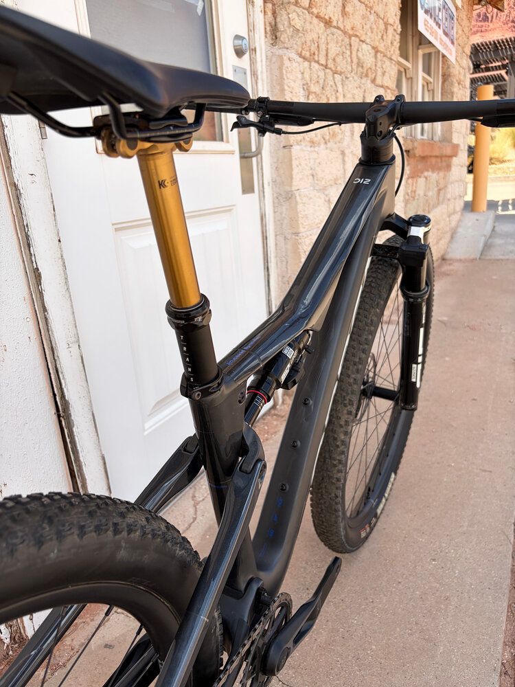 Orbea 2026 - ORBEA OIZ M10 AXS - SMALL - Diamond Carbon View (Matt-Gloss) - SRAM Flight Attendant Upgrade DEMO