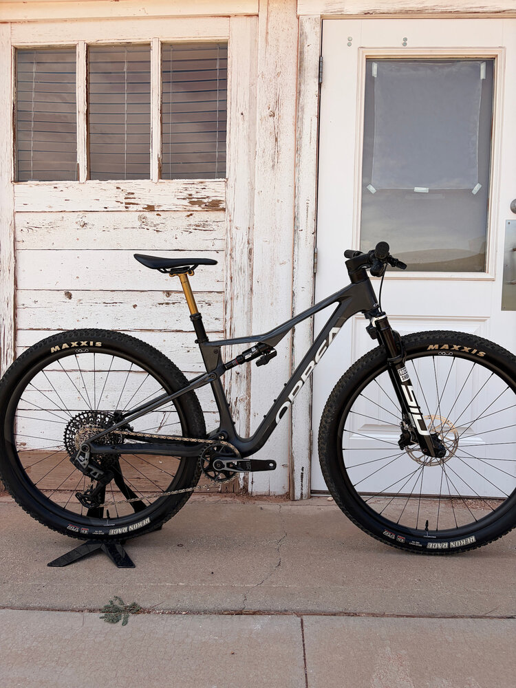Orbea 2026 - ORBEA OIZ M10 AXS - SMALL - Diamond Carbon View (Matt-Gloss) - SRAM Flight Attendant Upgrade DEMO