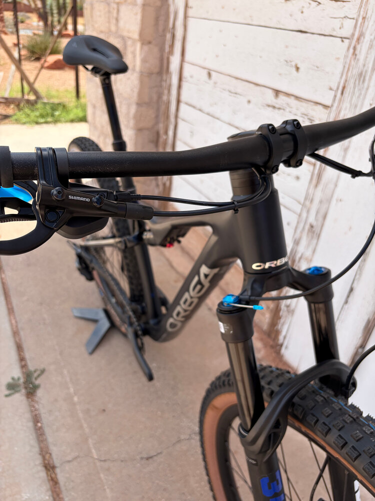 Orbea 2027 - ORBEA OIZ H10 S Armor Black (Matt-Gloss)