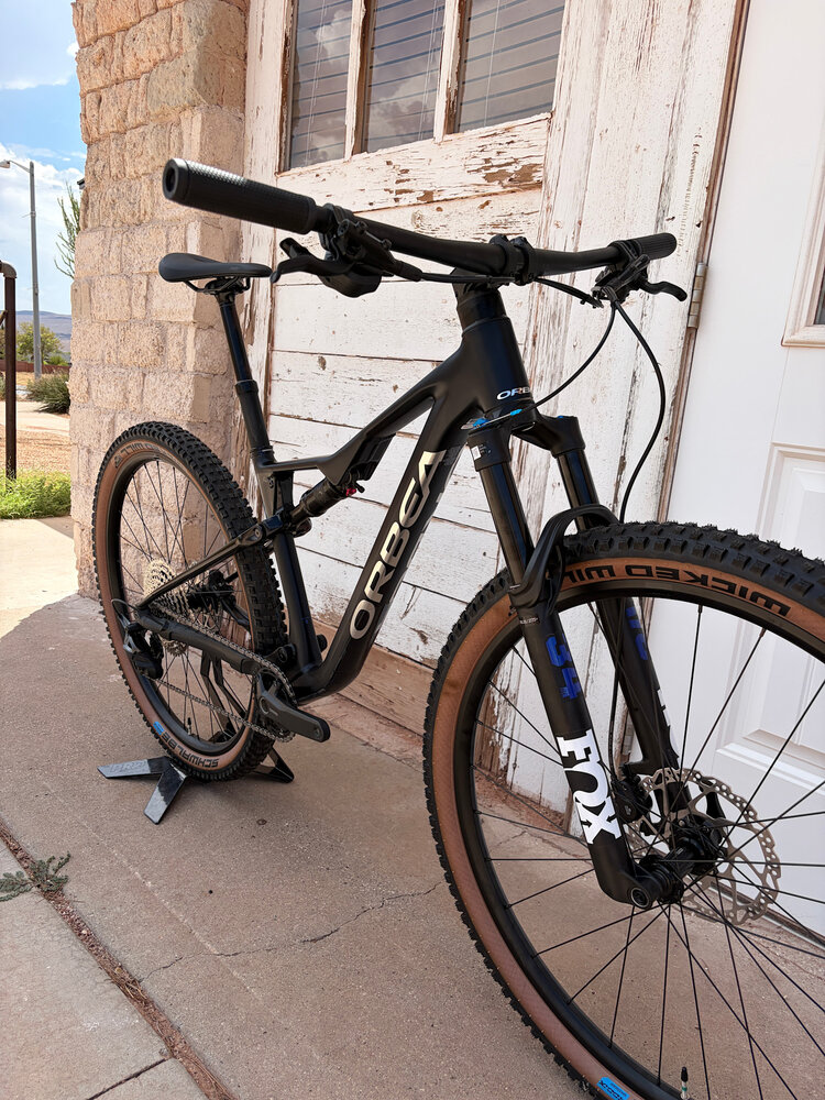 Orbea 2027 - ORBEA OIZ H10 S Armor Black (Matt-Gloss)