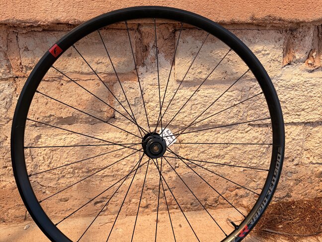 Fulcrum Race Rapid Red 900 - Front 700c