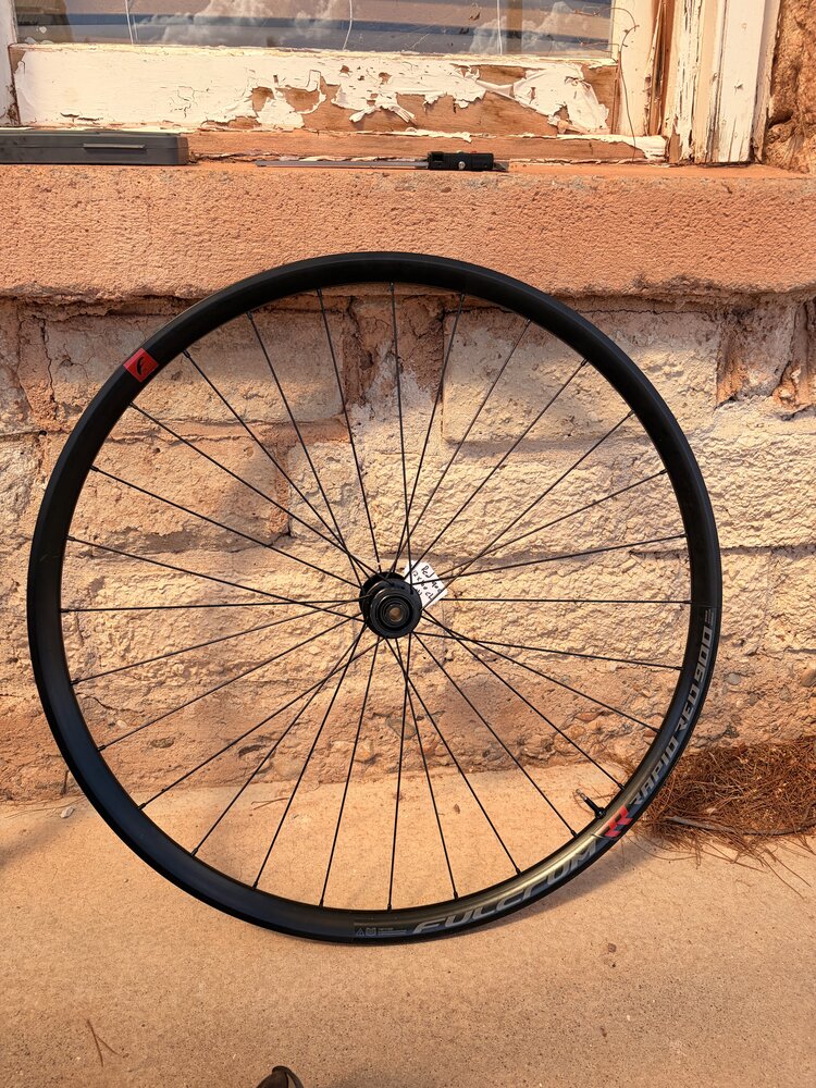 Fulcrum Race Rapid Red 900 - Front 700c