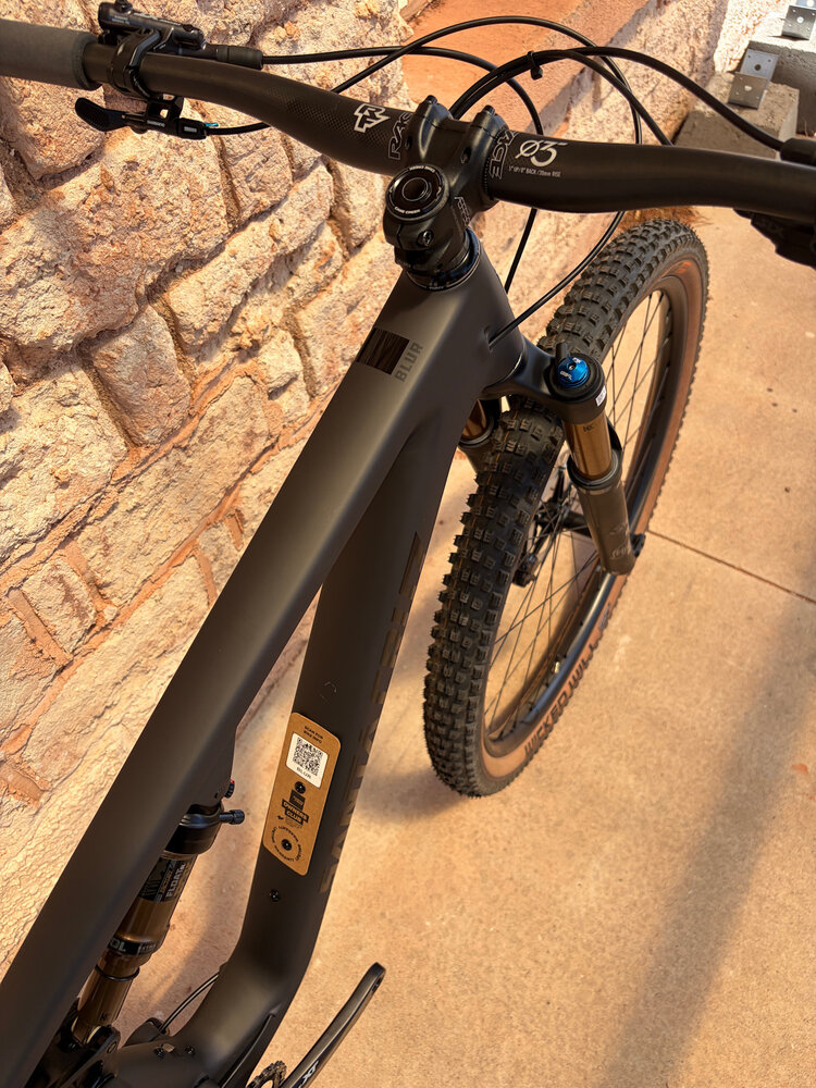 Santa Cruz 2026 Santa Cruz Blur TR 4 Deore XT LARGE Carbon