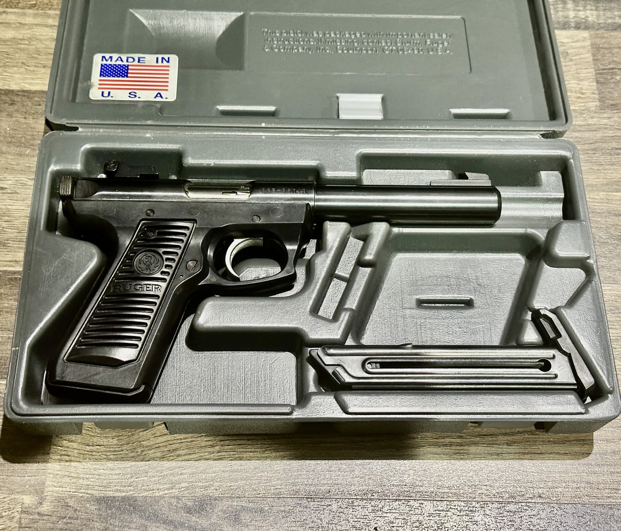 Pre Owned Ruger 22/45 22lr Self Loading Handgun - 2 mags & box - 140mm ...