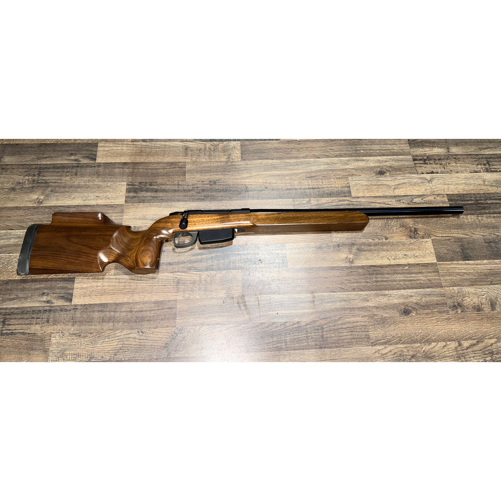 Tikka Pre Owned - Tikka 243Win T3 Varmint with Walnut Target Stock - 610mm