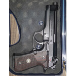 Beretta Pre Owned Berretta 92fs 9mm 125bbl Blue Hard Case with 6 magazines