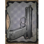 Heckler Pre Owned Heckler and Koch USP 9mm 125bbl black hard case with 5 magazines