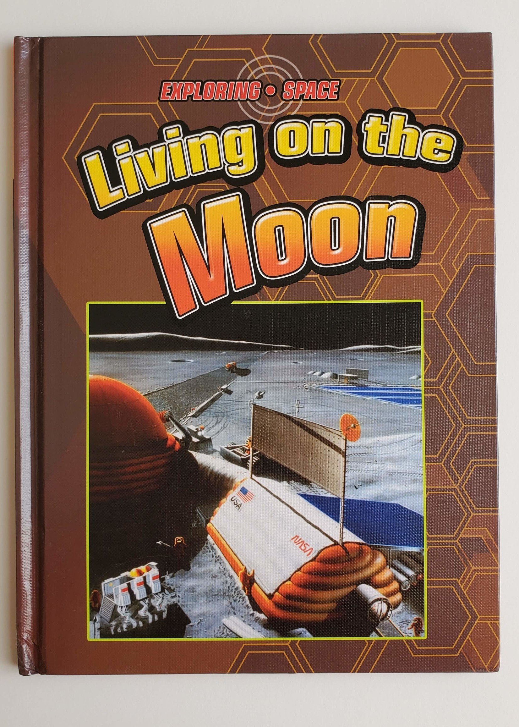 Weigl Publishers Living on the Moon