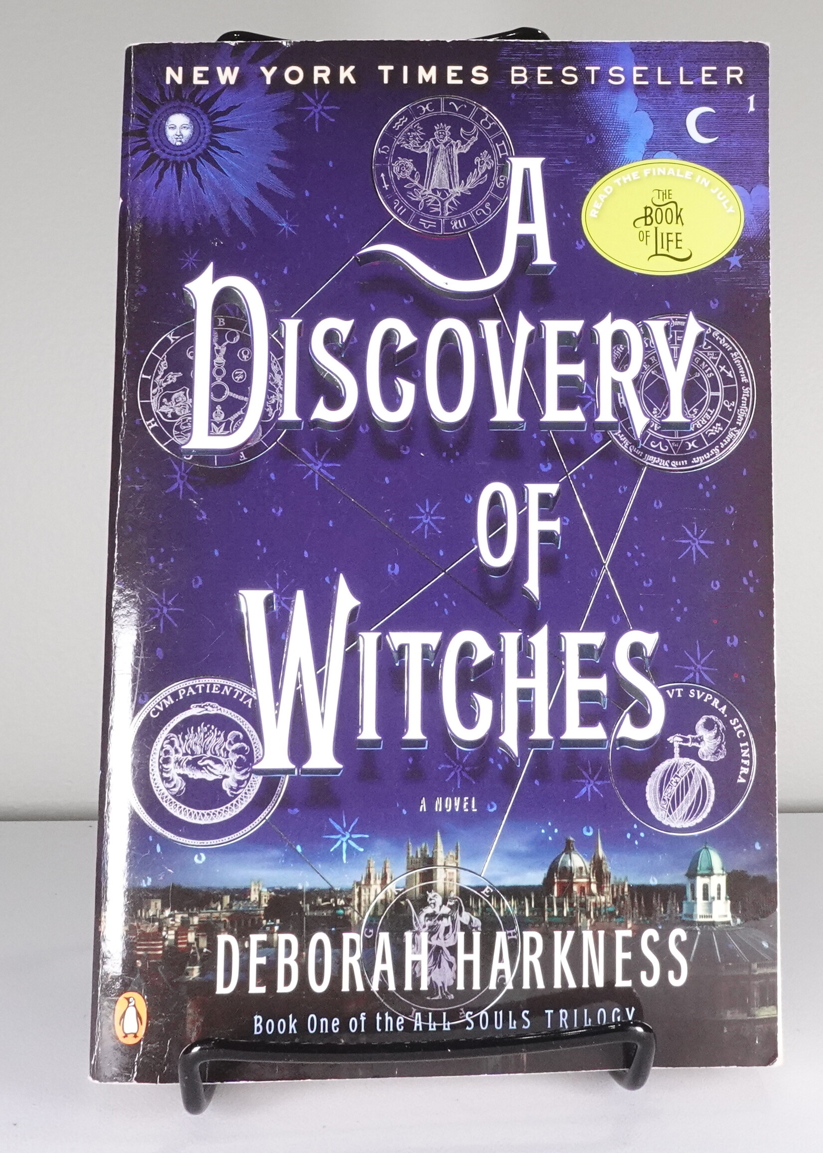 A Discovery of Witches (Book #1 in the The All Souls Trilogy Series)