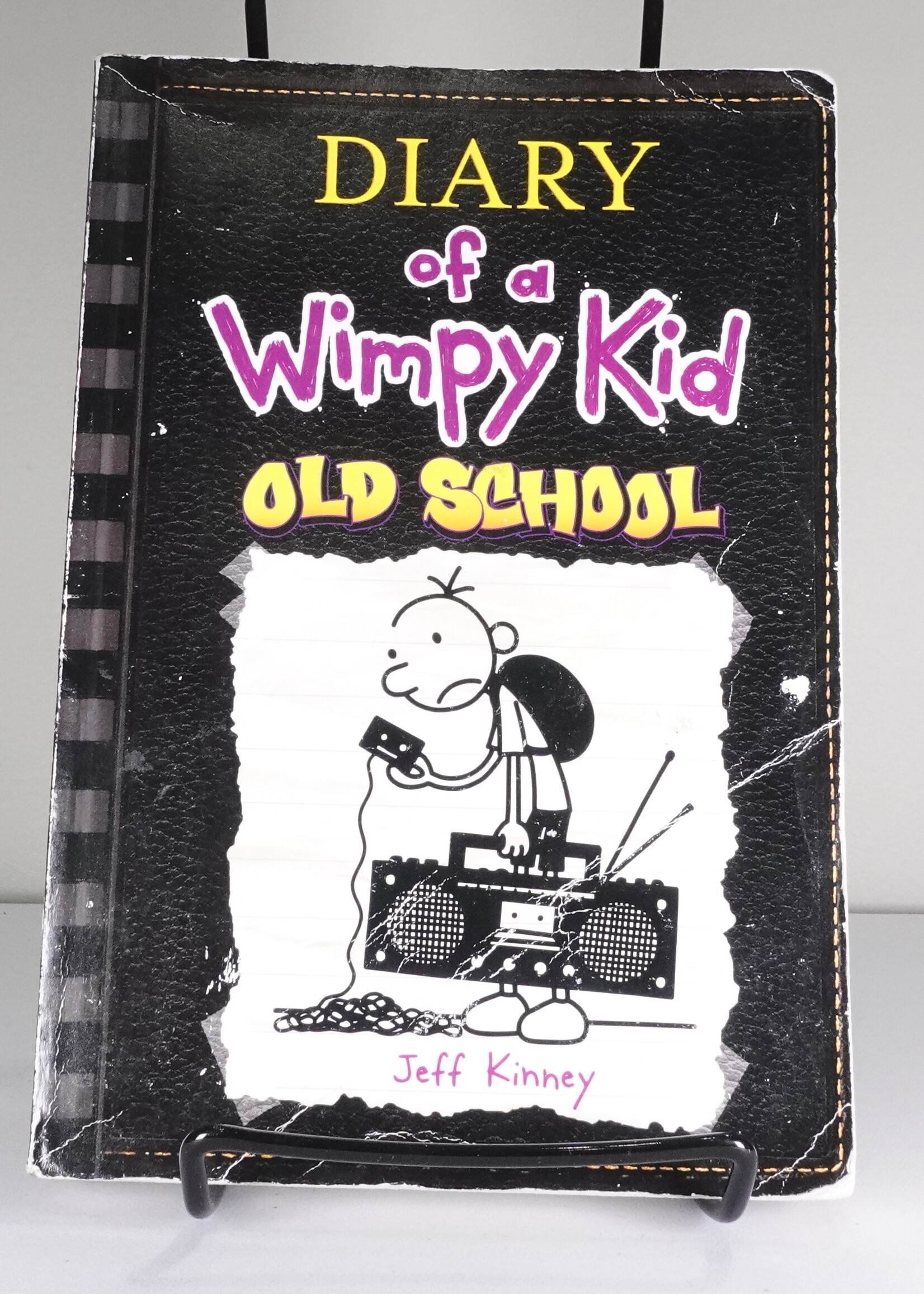 Diary of a Wimpy Kid Old School Maple Tree Book Shop + Coffee House