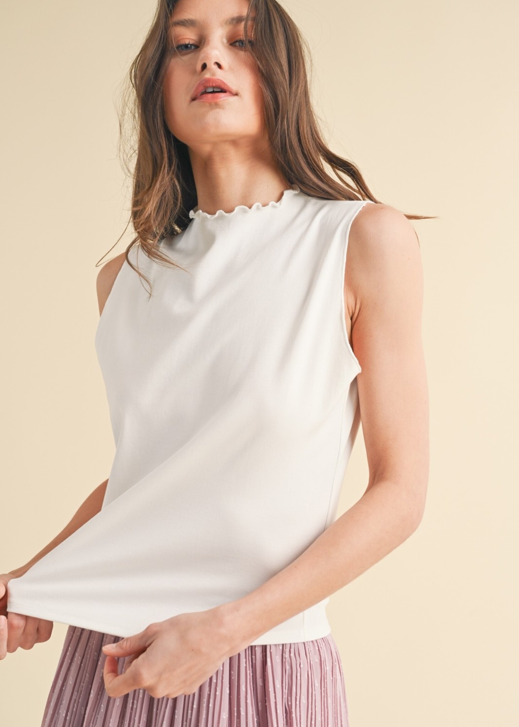 Wendy white scallop neck tank