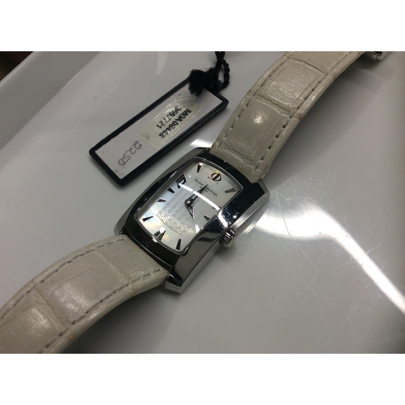 Baume Mercier white