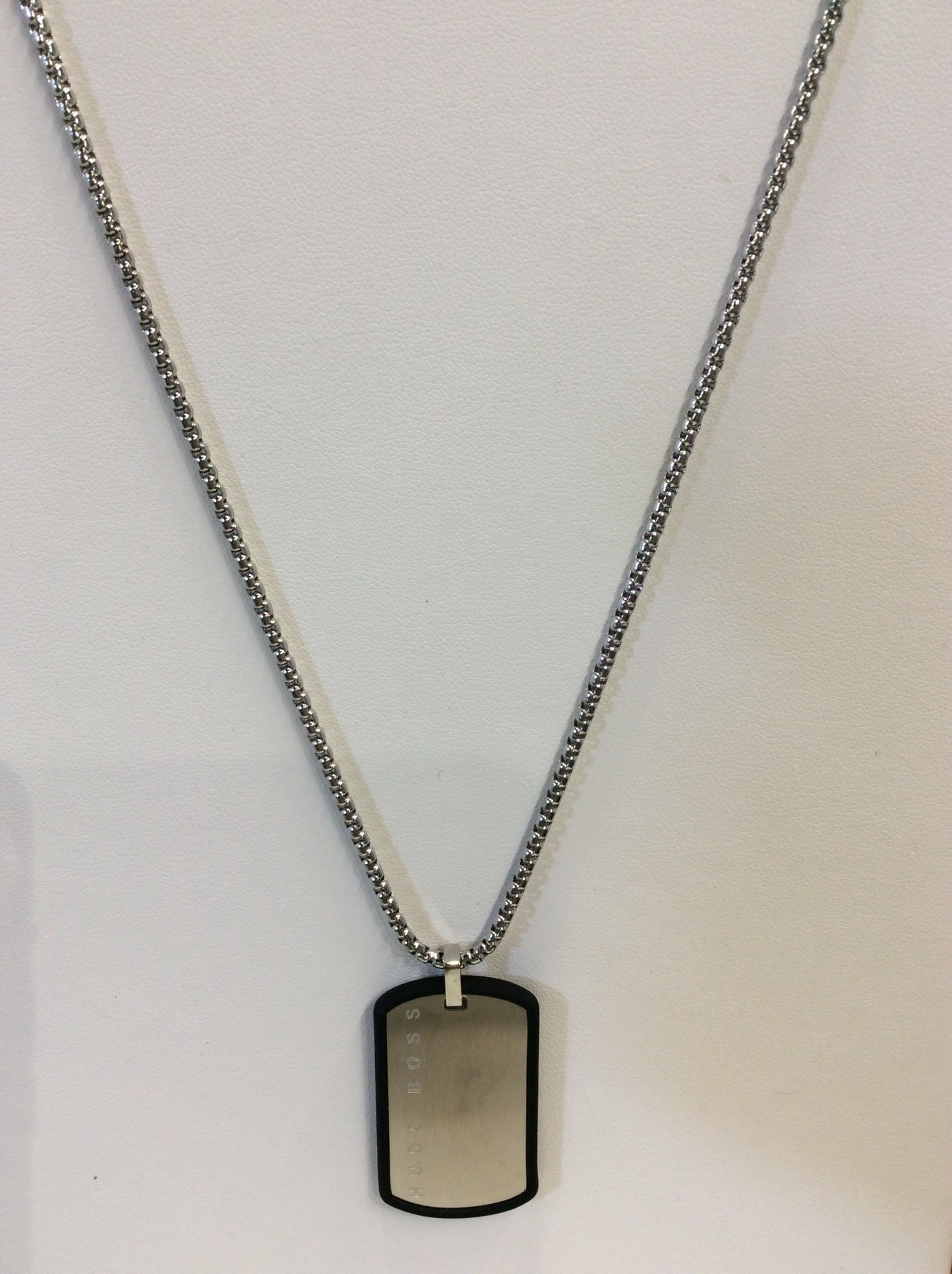 Hugo boss top 5 atm necklace