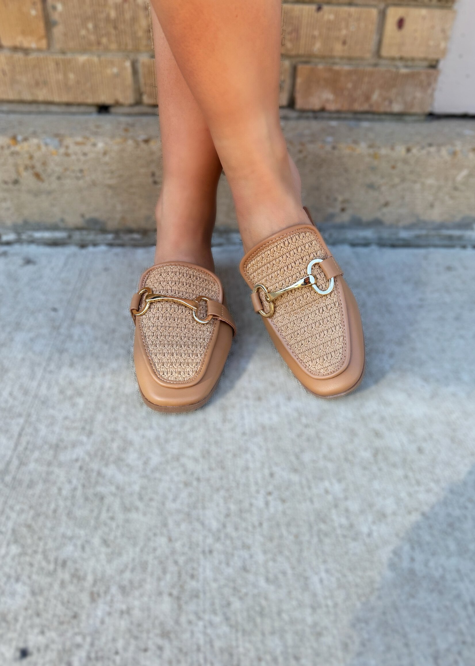 Bloom and Company Chain Detailed Tan Woven Mule Flats