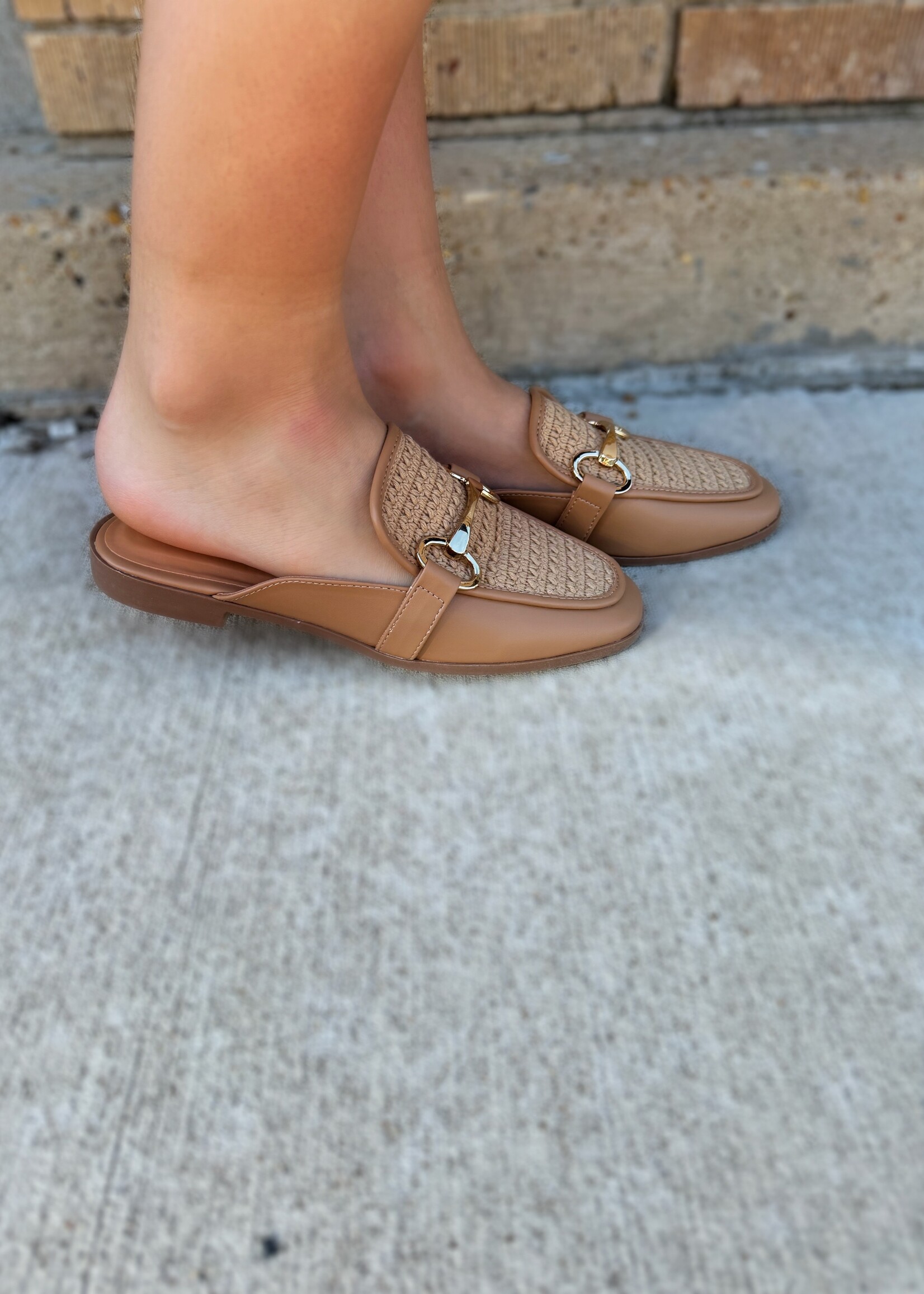 Bloom and Company Chain Detailed Tan Woven Mule Flats