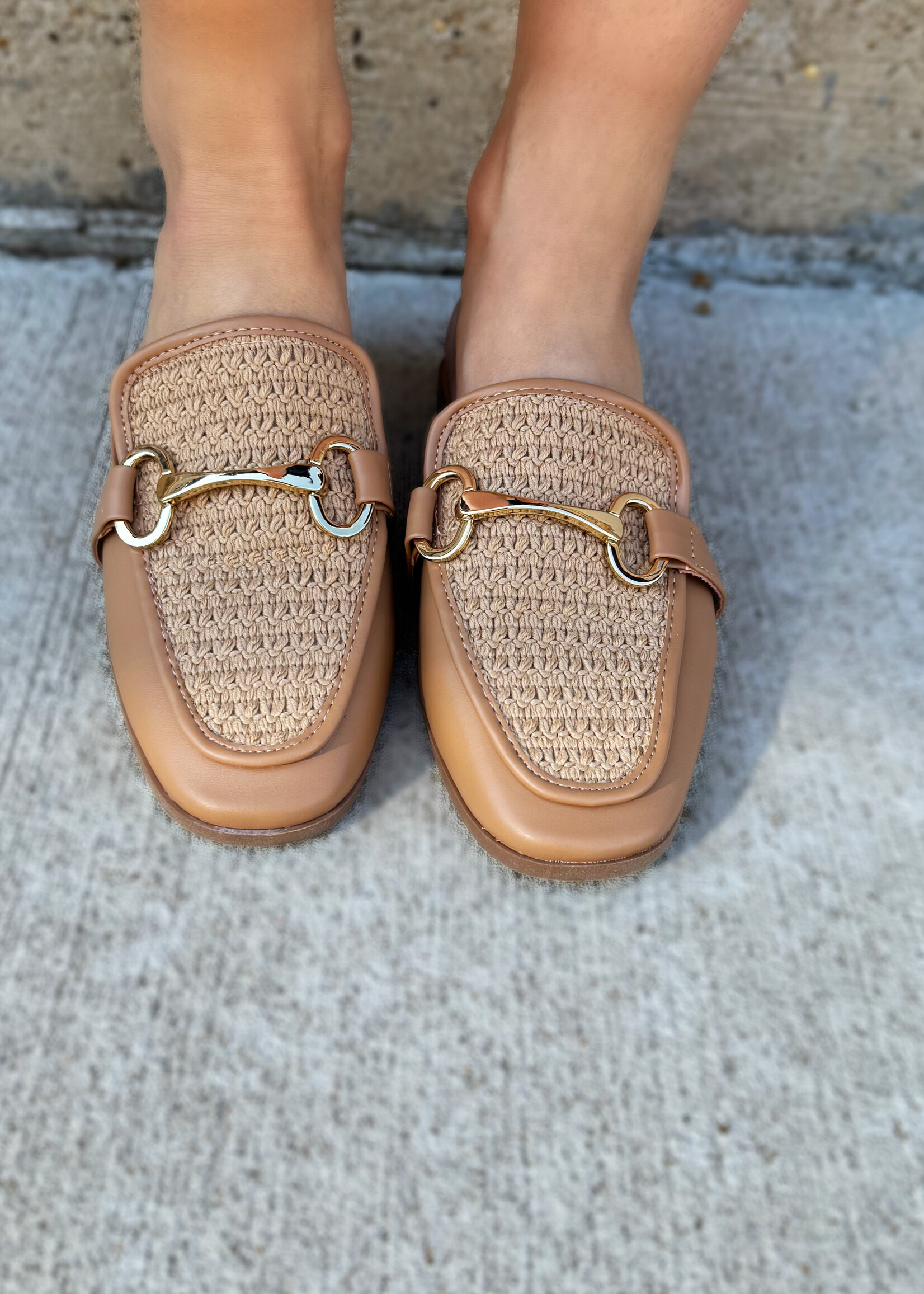 Bloom and Company Chain Detailed Tan Woven Mule Flats