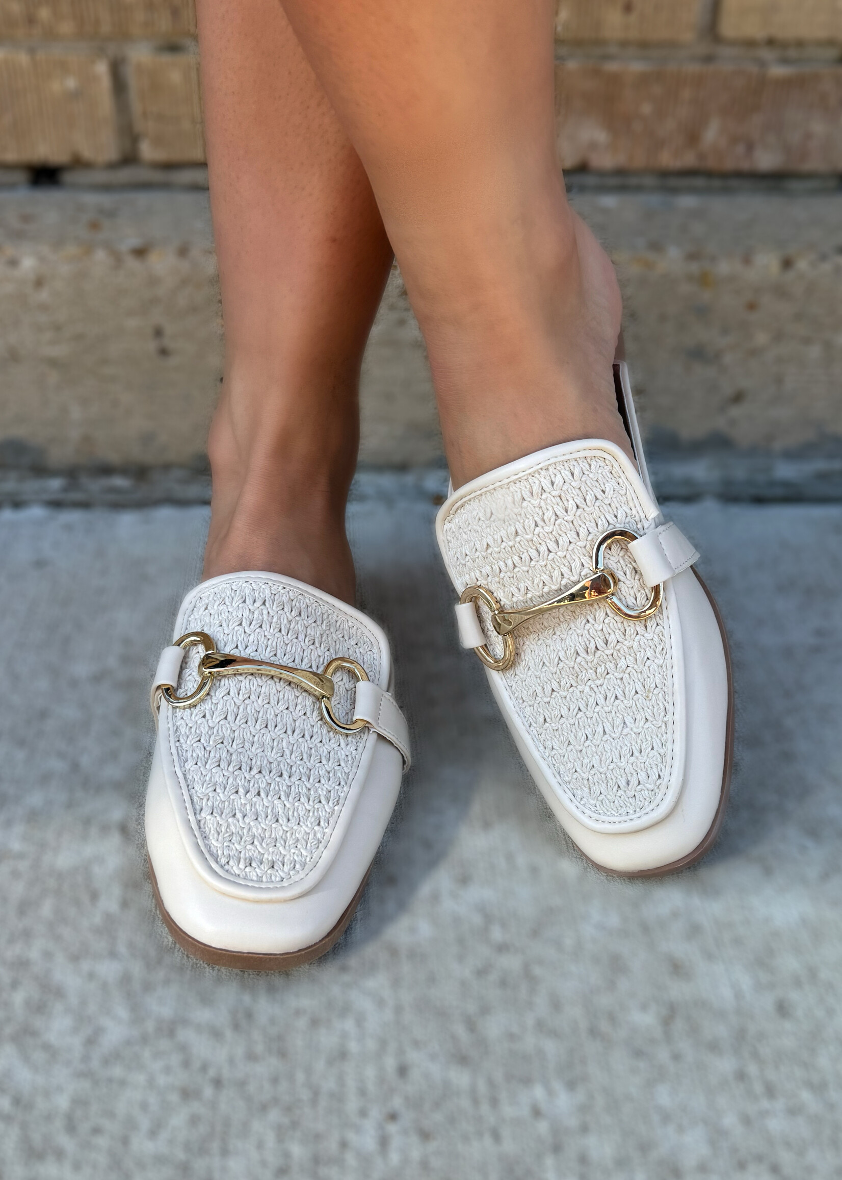 Bloom and Company Chain Detailed Ivory Woven Mule Flats