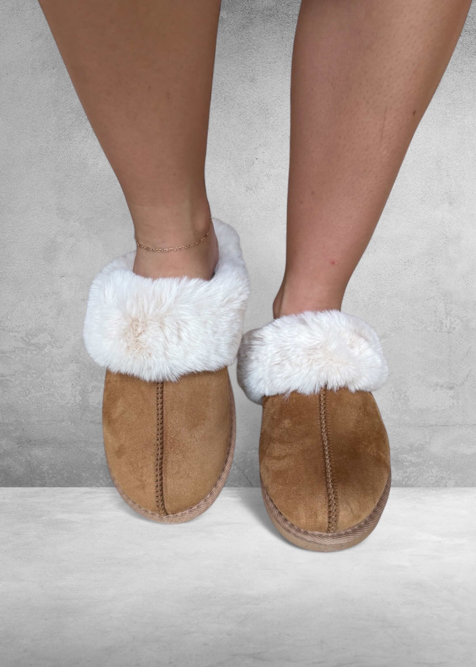 Bloom and Company Brown w/ White Fuzzy Trim Slipper