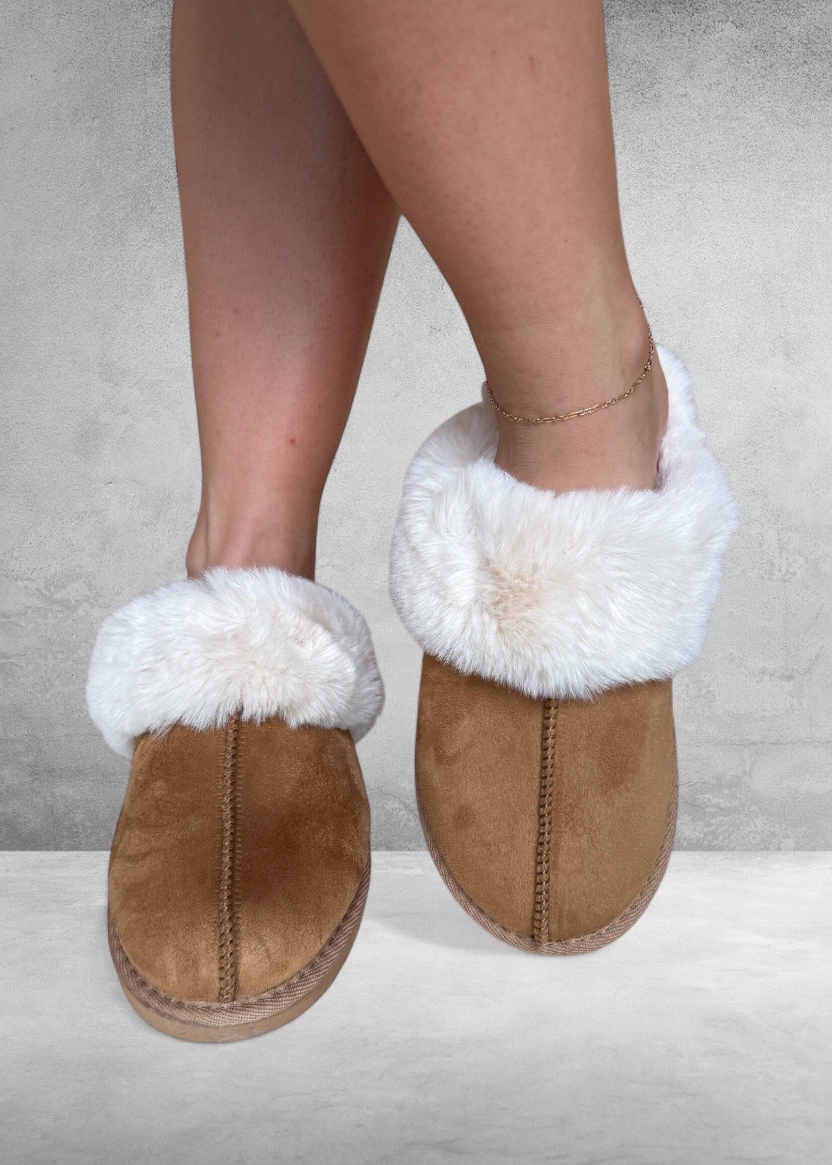 Bloom and Company Brown w/ White Fuzzy Trim Slipper