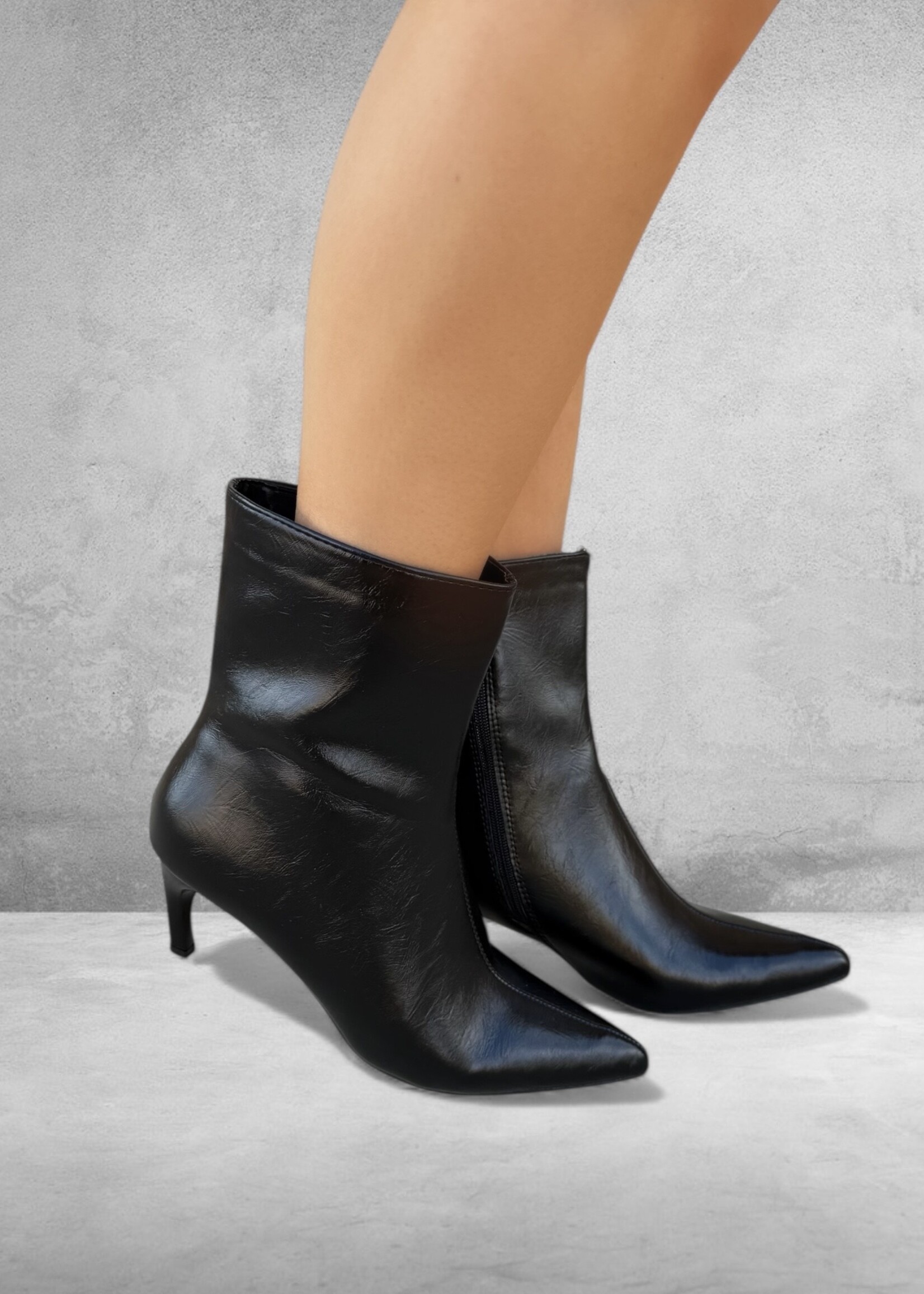 Bloom and Company Rocky Sleek Ankle Pointed Toe Bootie Black