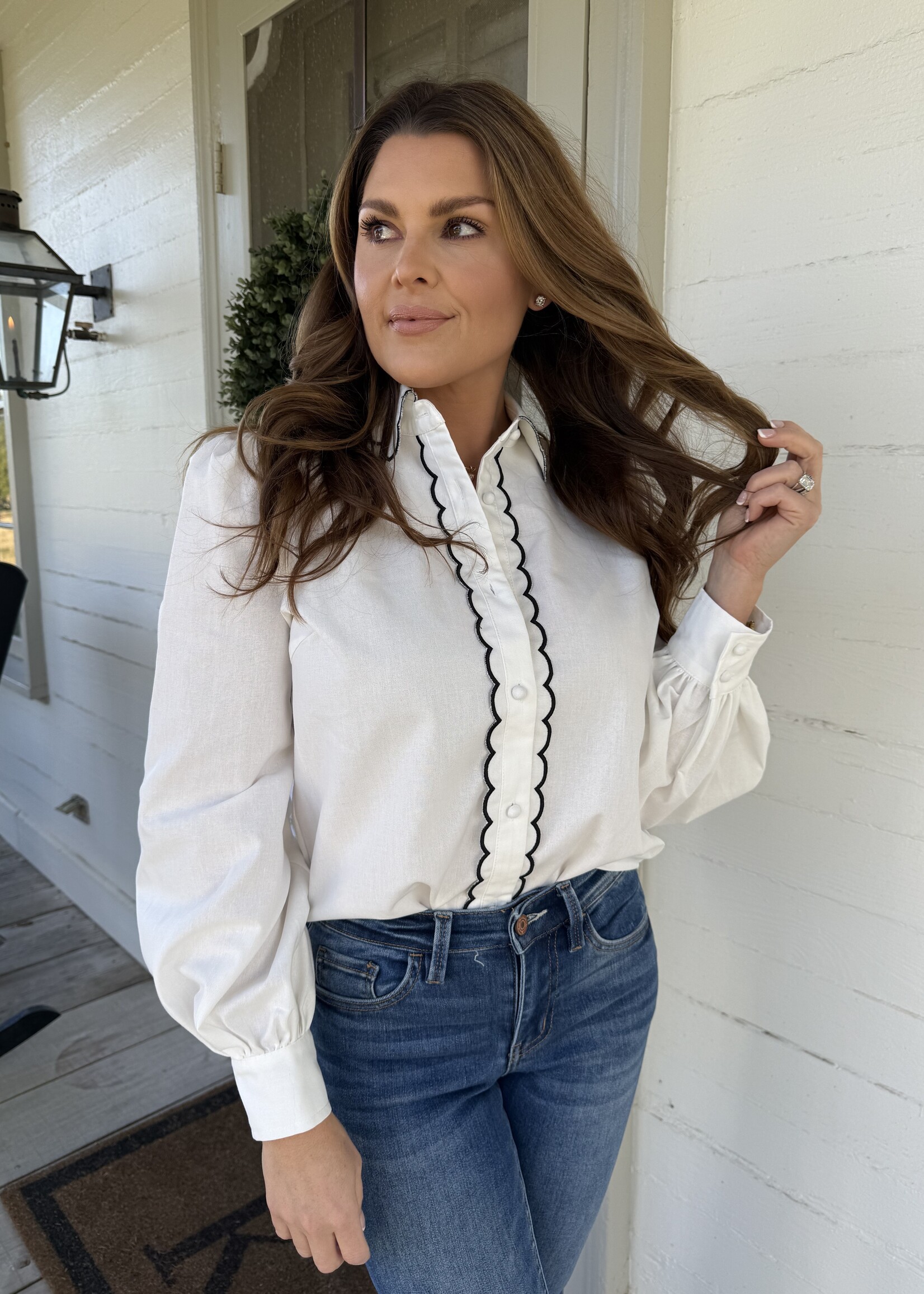Endless Blu Le Cliche White Black Trim Scalloped Long Sleeve Button Top