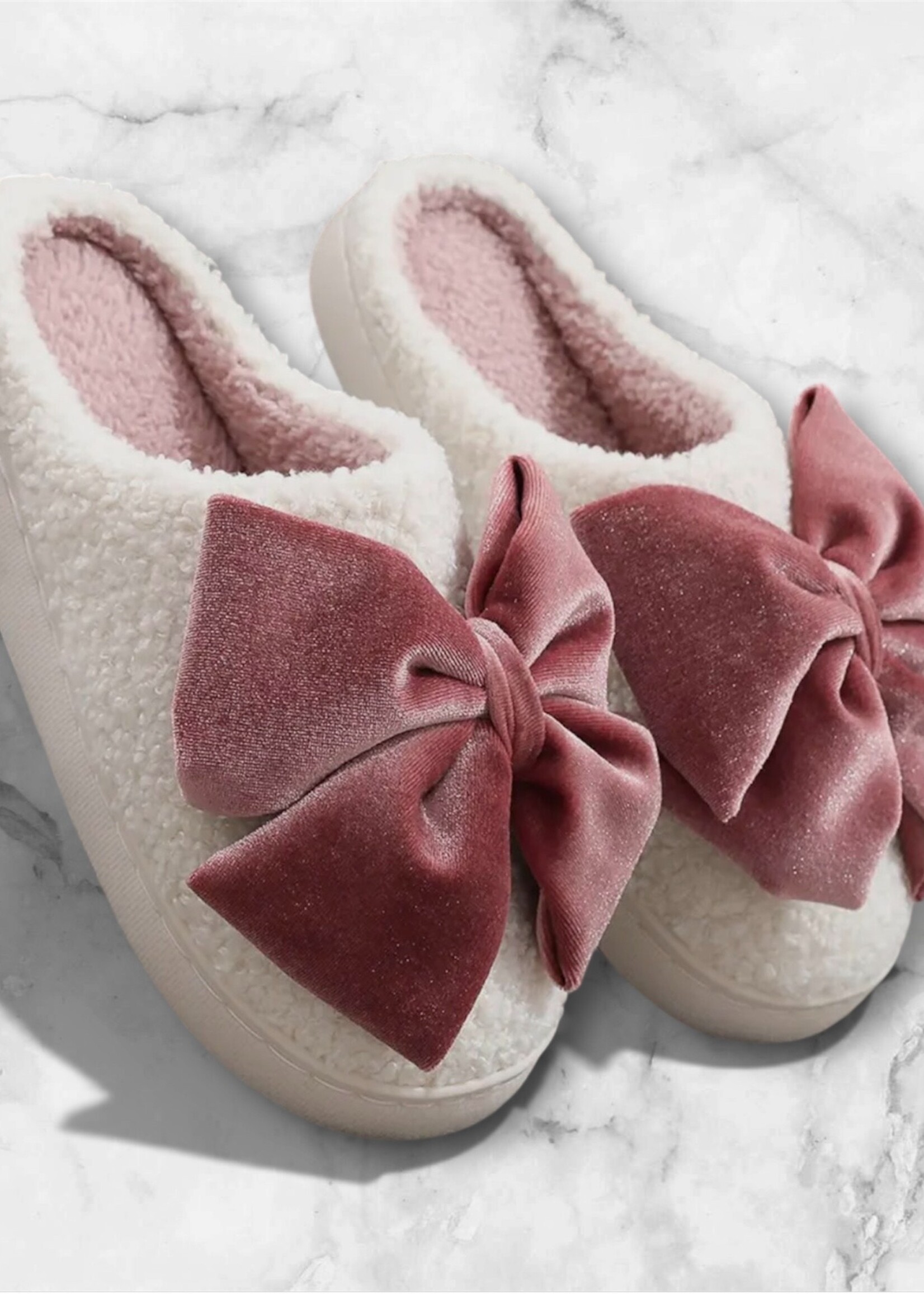 Little Daisy Closet White w/ Pink Bow Slippers