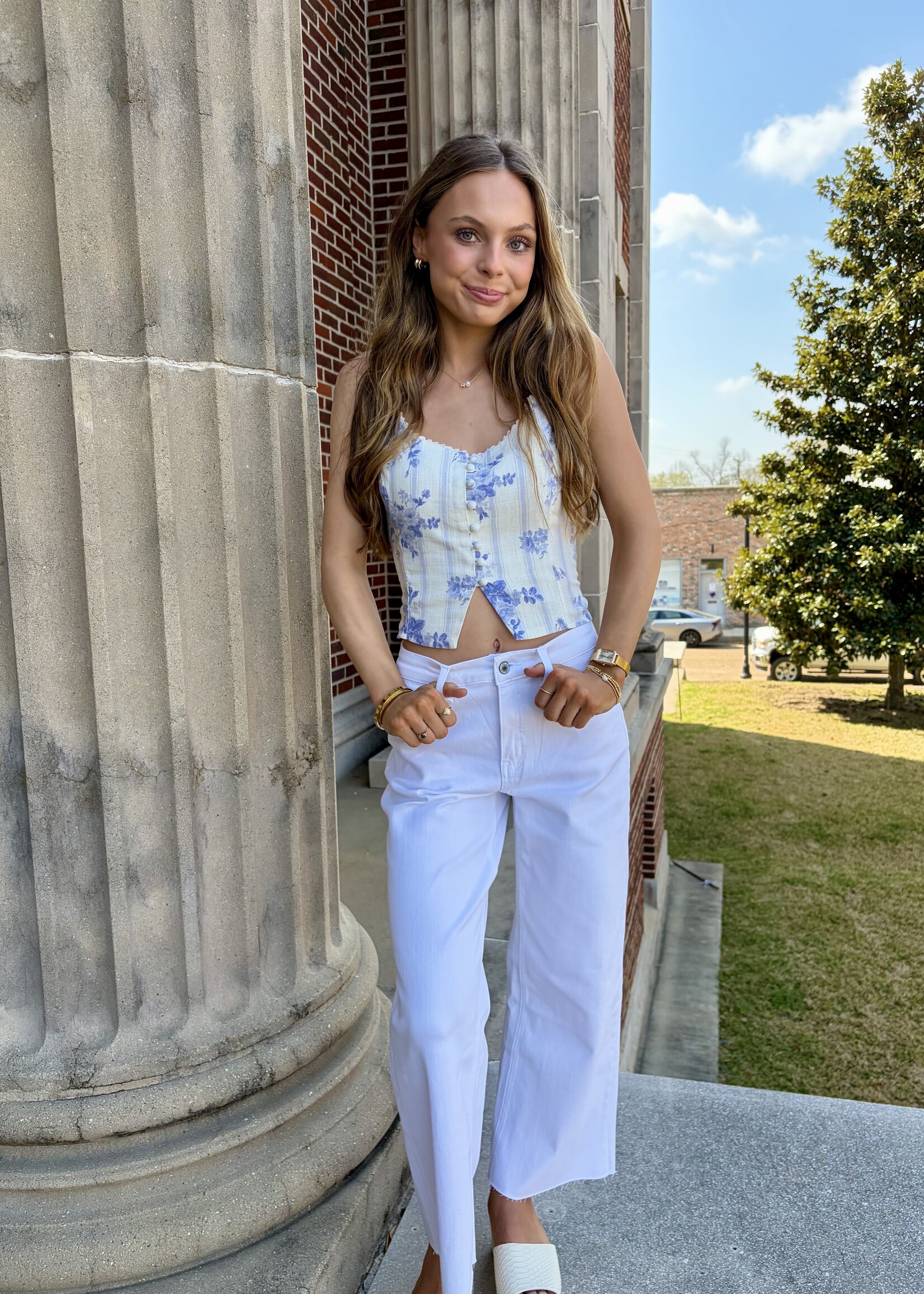Dress Forum White & Blue Floral Sleeveless Top
