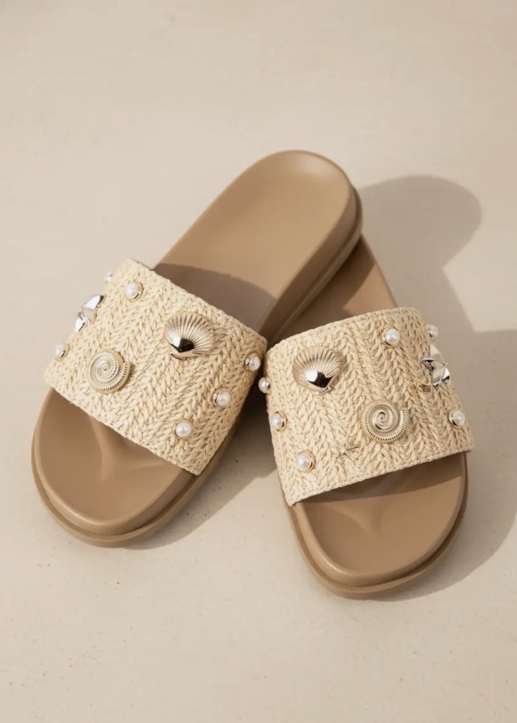 ccocci Woven Faux Pearl Gold Sea Charm Sandal