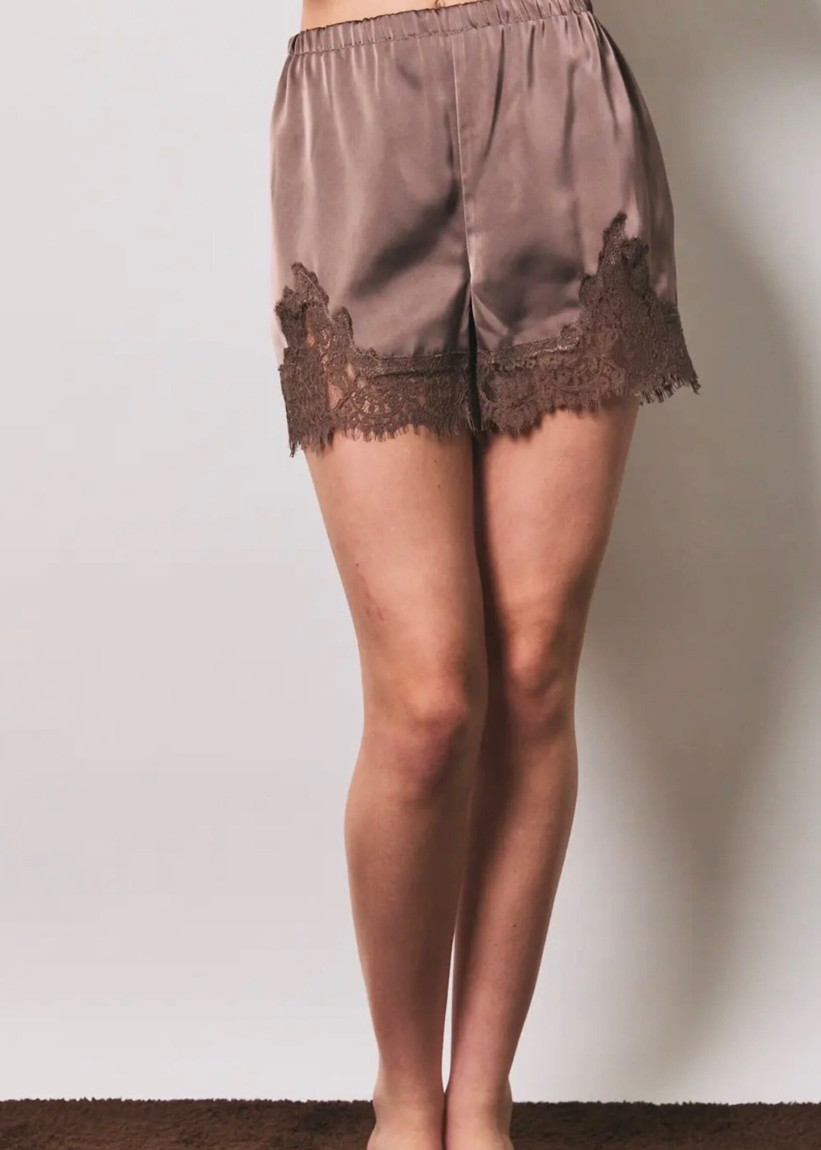 Le Lis Mocha Mid Rise Lace Trim Shorts