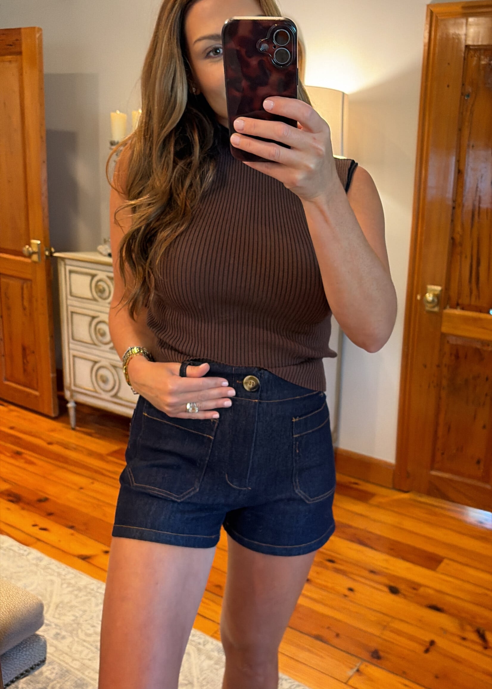 HYVE Brown w/ Black Trim Sleeveless Sweater