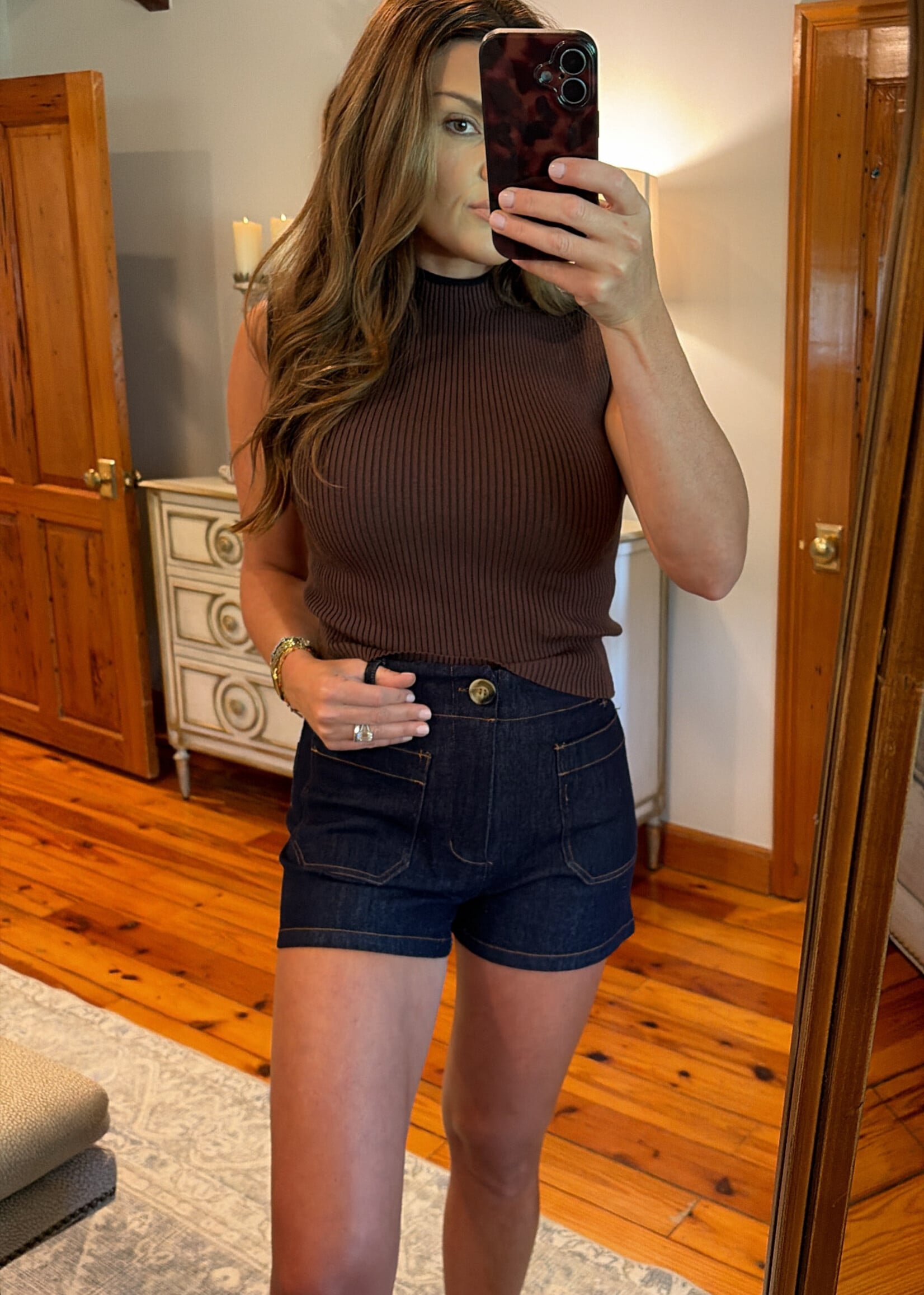 HYVE Brown w/ Black Trim Sleeveless Sweater