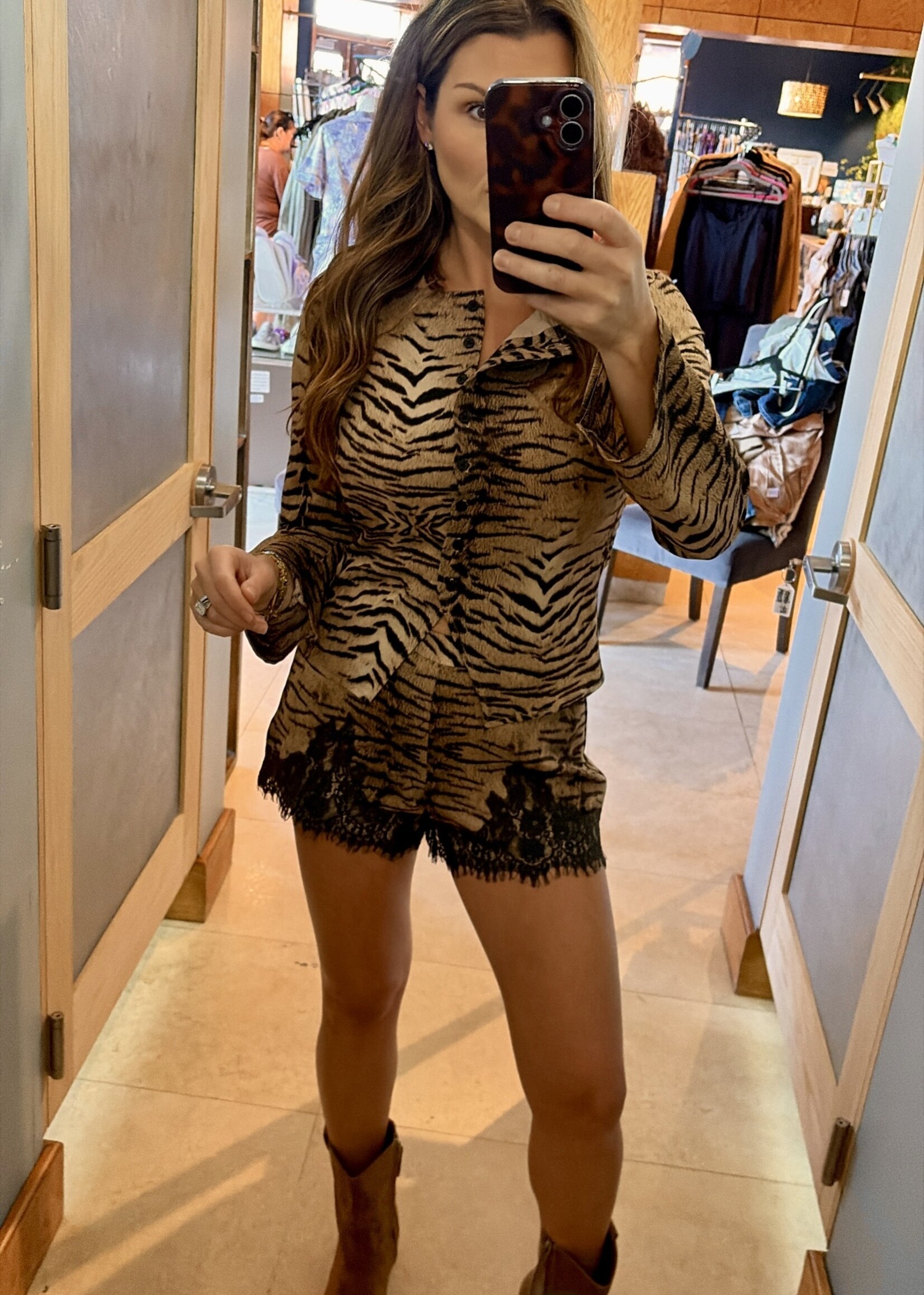 Le Lis Tiger Low Waist Trim Shorts