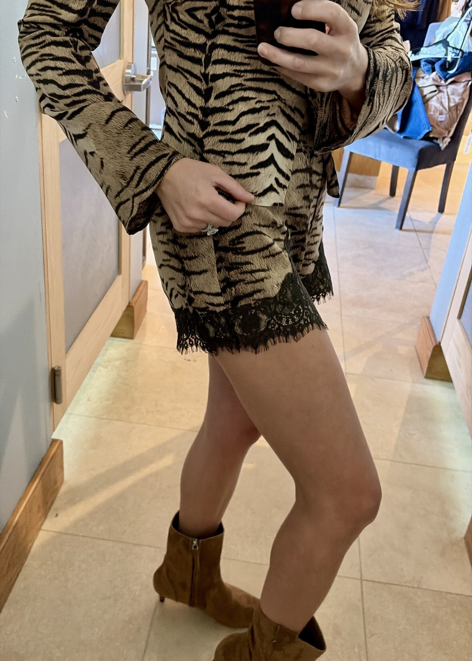 Le Lis Tiger Low Waist Trim Shorts