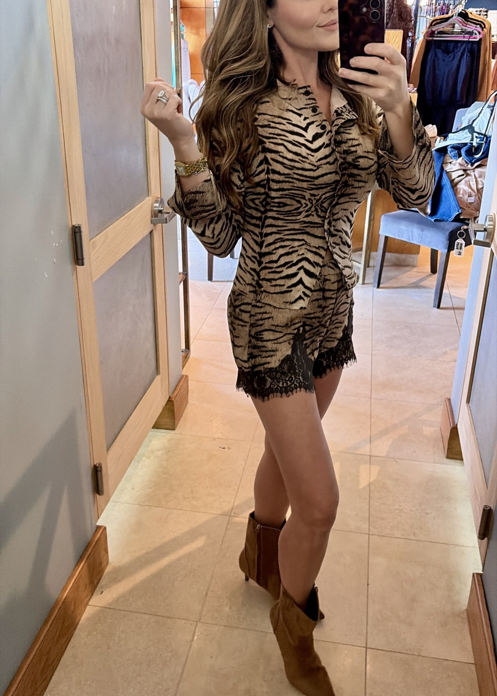 Le Lis Tiger Low Waist Trim Shorts