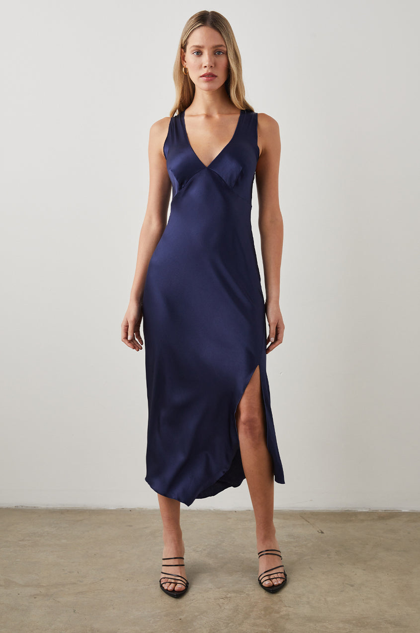 RA Monique Navy Boutique Evasion Vendredi Chic