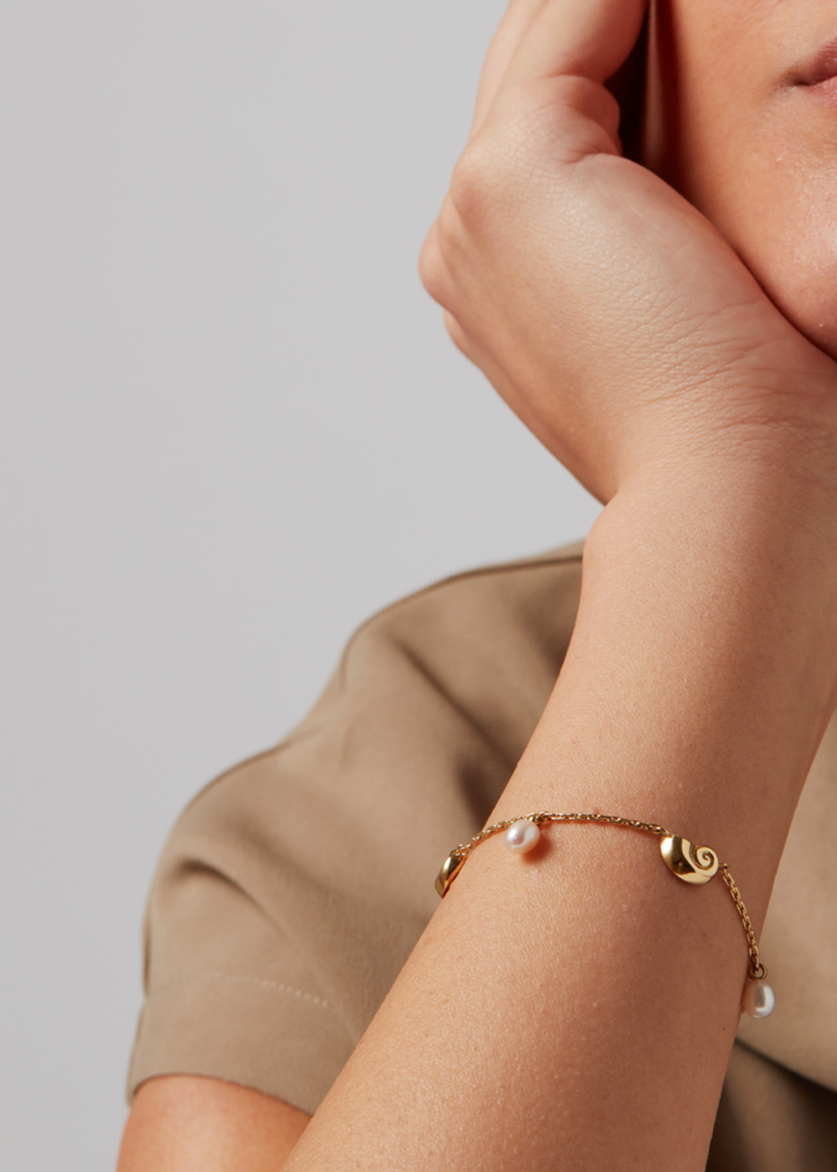 Jenny Bird Lucille Bracelet - Gold/Pearl