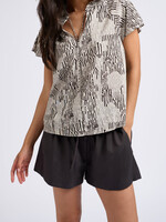 Yaya Women YAYA Printed Shortsleeve Top W/Ruffle Neck - Moonstruck Grey