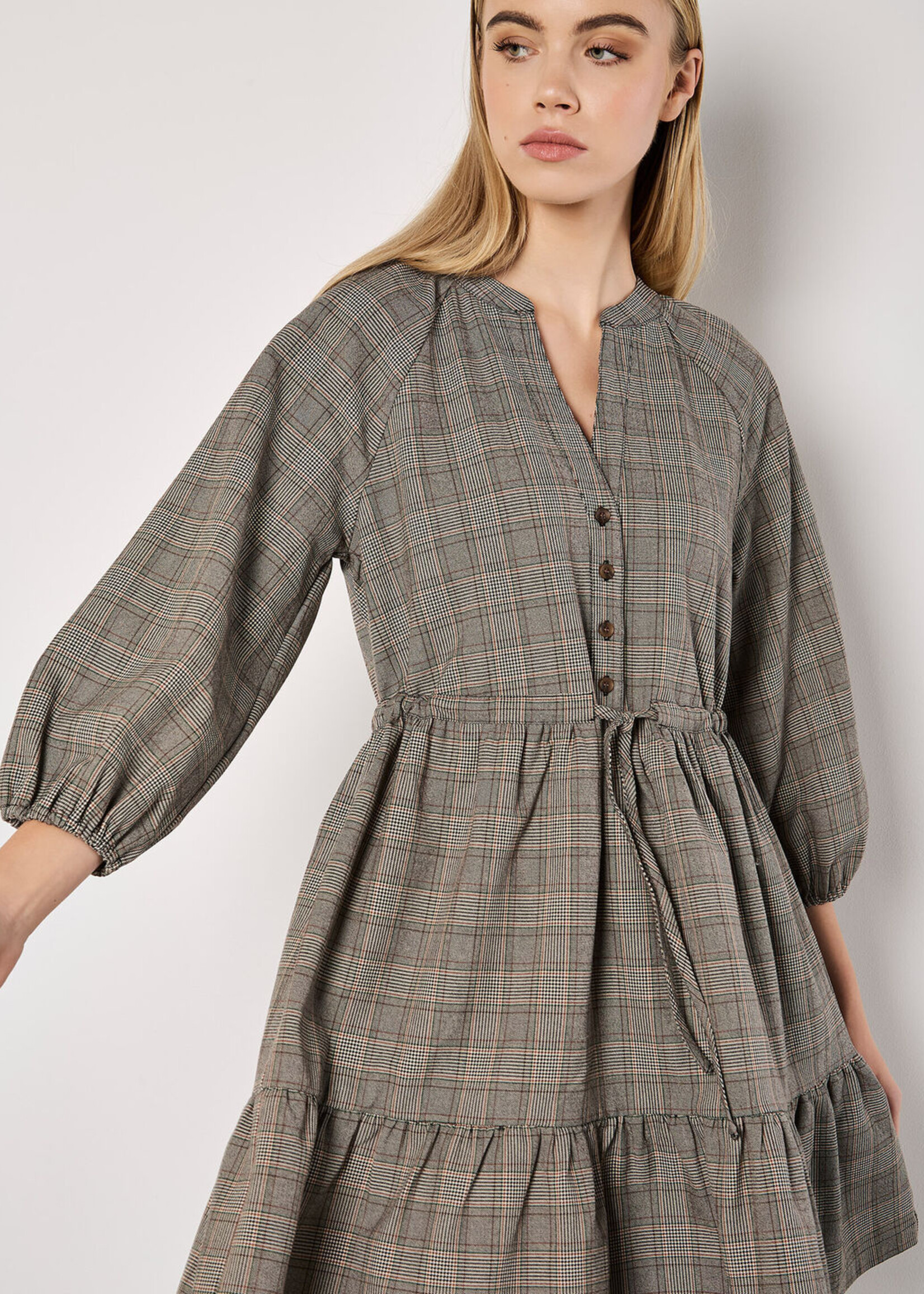 Apricot Apricot Robe Courte à Carreaux & Ourlet Volanté Heritage - Gris