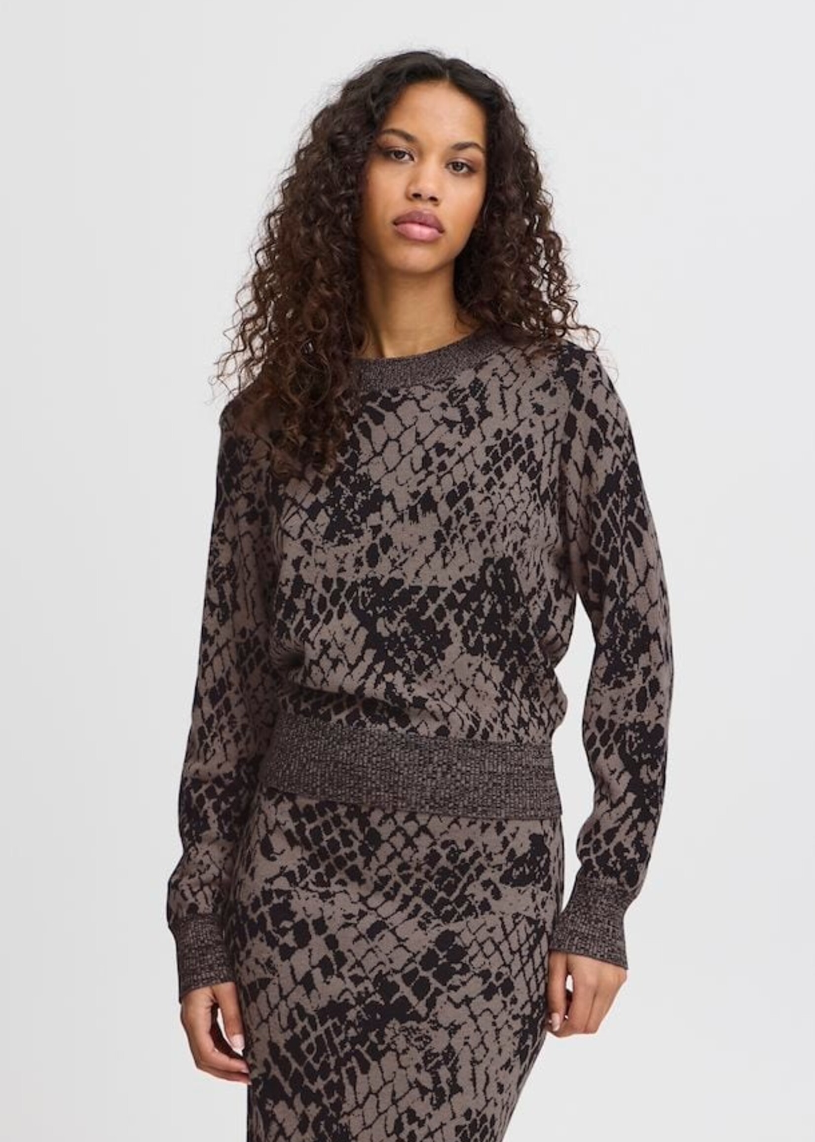 ICHI ICHI Meleo Sweater - Dark Fungi Snake