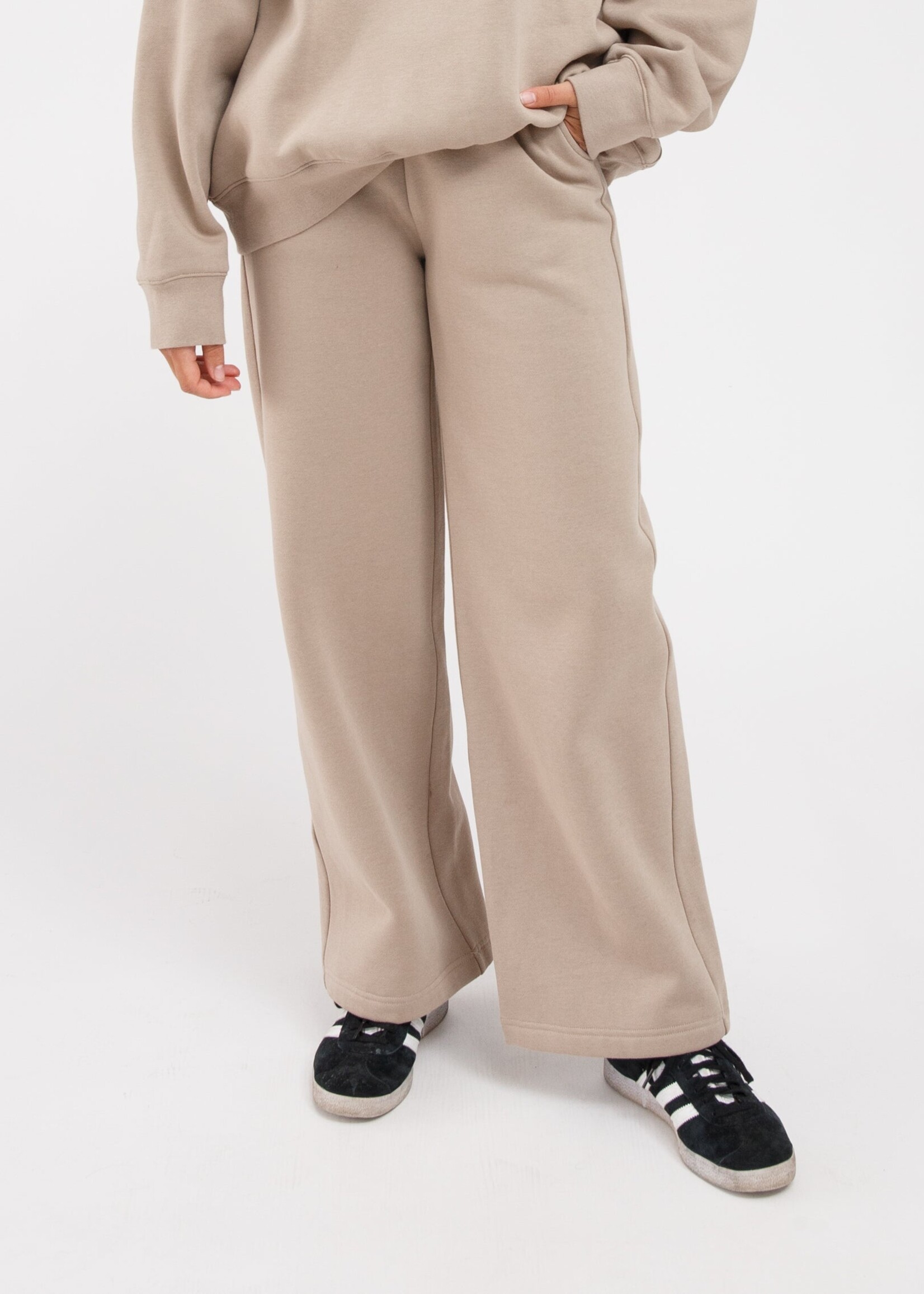 Brunette The Label Brunette The Label The Perfect Straight Leg Jogger - Fawn