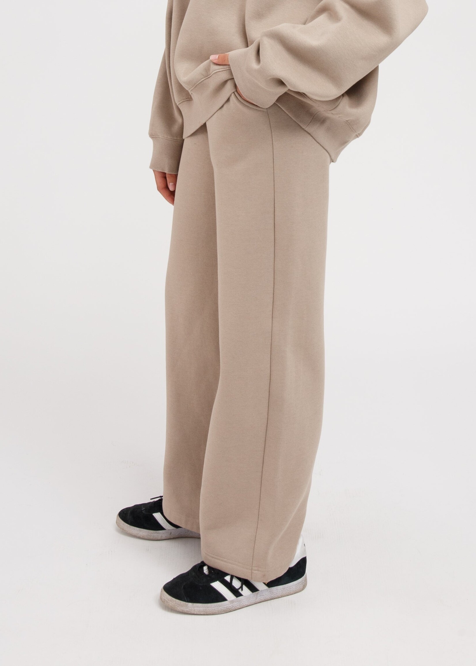 Brunette The Label Brunette The Label The Perfect Straight Leg Jogger - Fawn
