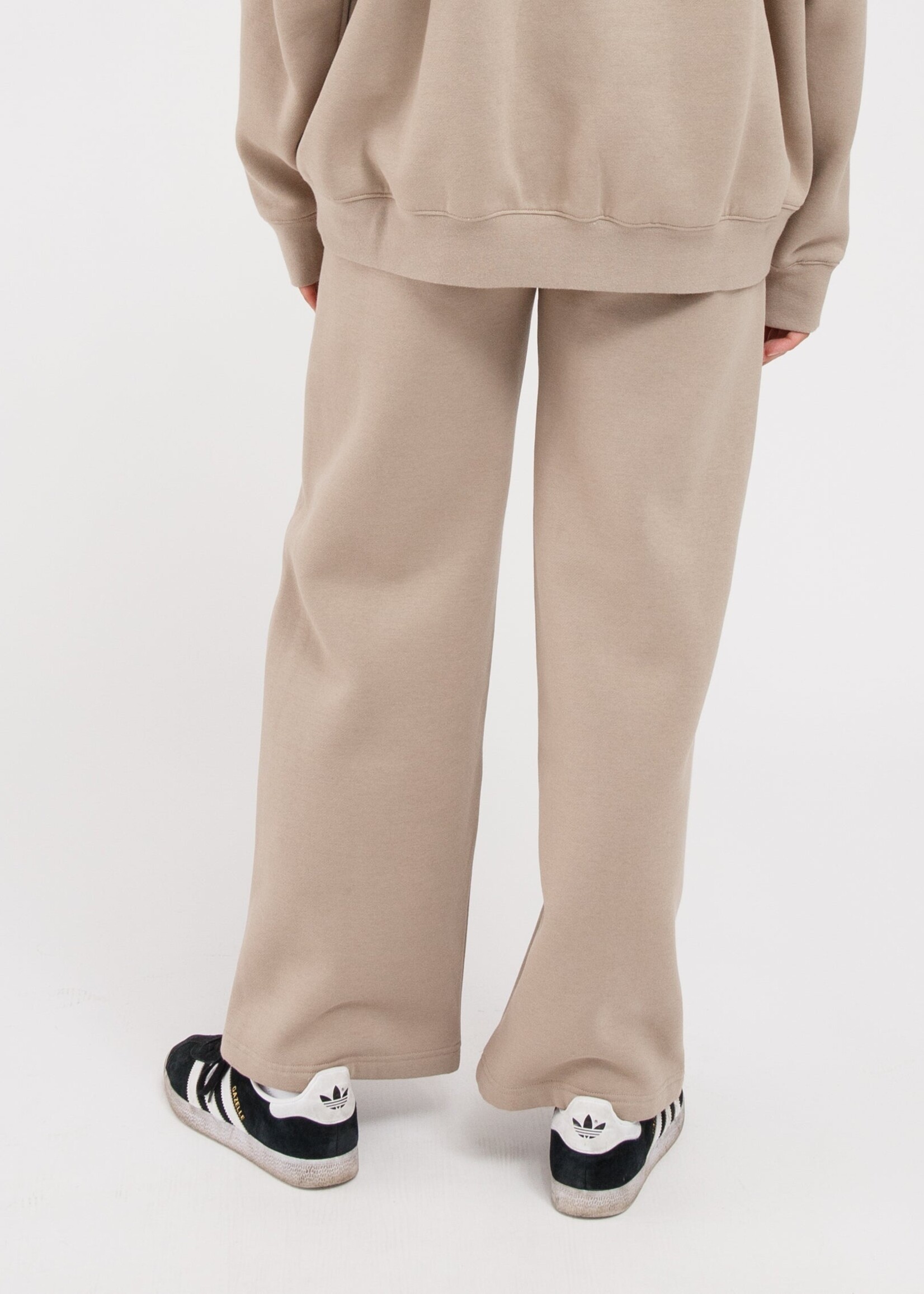Brunette The Label Brunette The Label The Perfect Straight Leg Jogger - Fawn