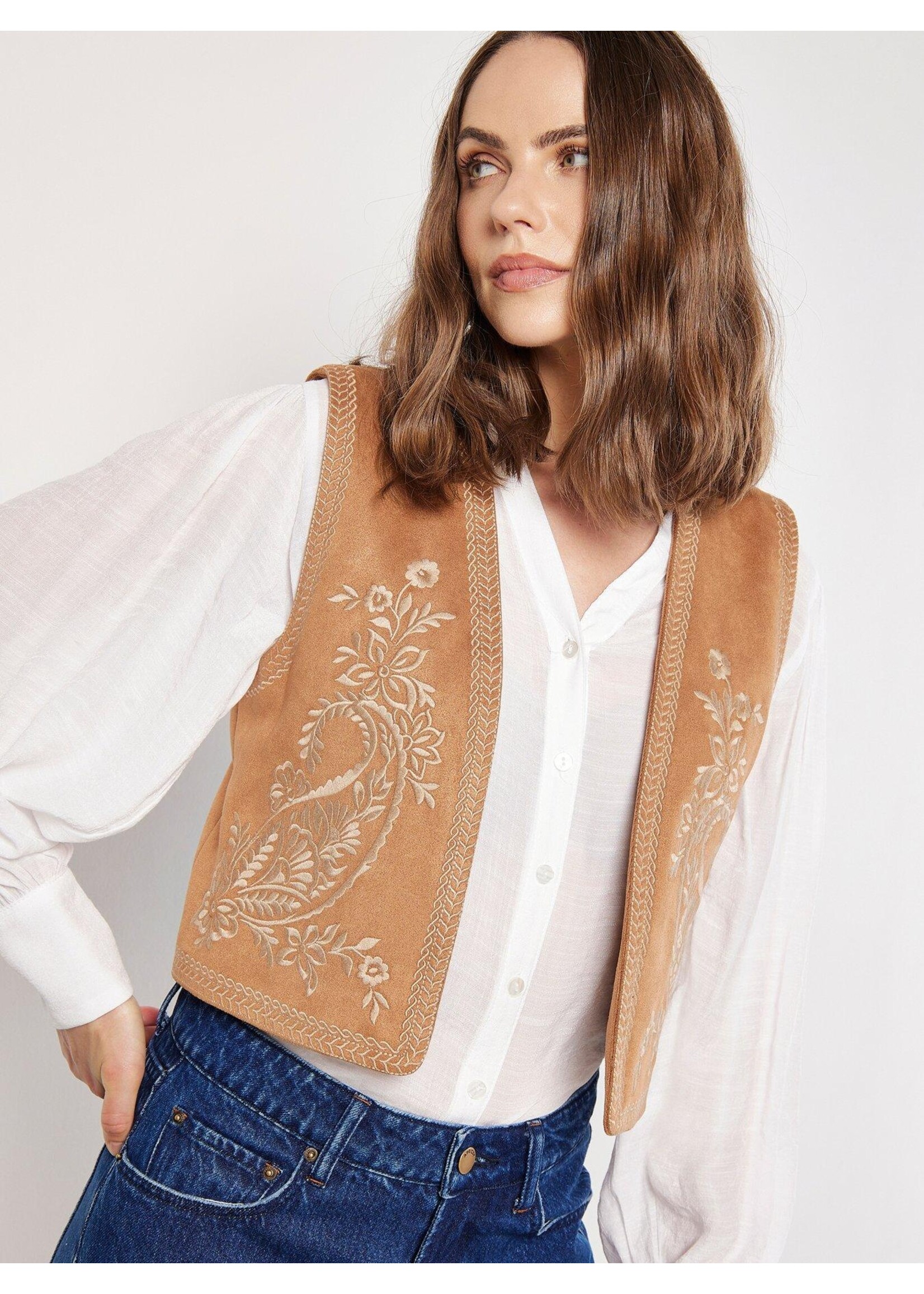 Apricot Apricot Gilet En Daim Brodé À Motif Cachemire Audacieux - Camel