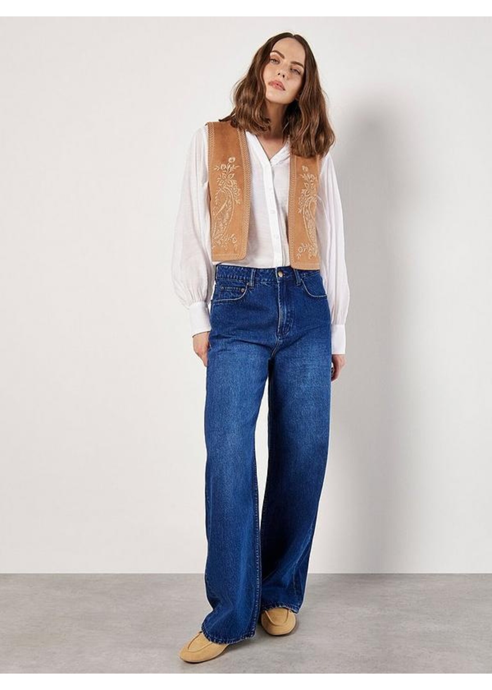Apricot Apricot Gilet En Daim Brodé À Motif Cachemire Audacieux - Camel