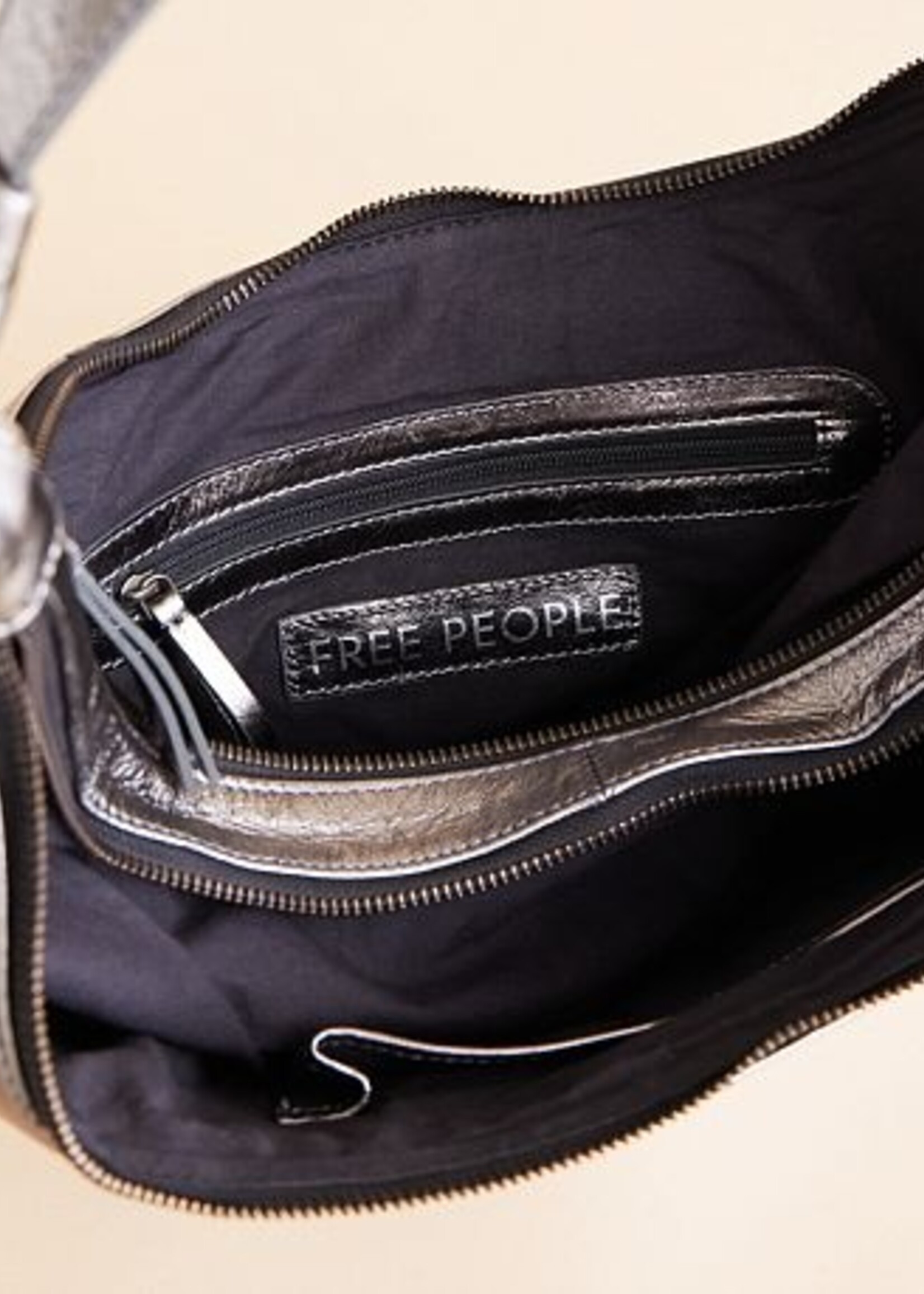 Free People Free People Sac À Mains Idle (Deux Couleurs)