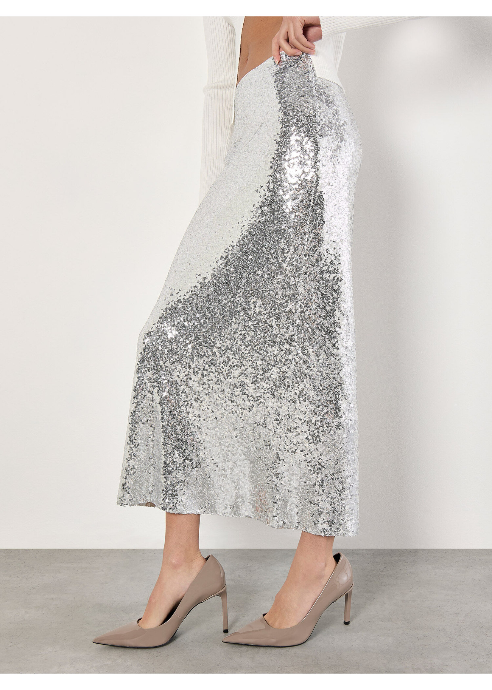 Apricot Apricot Jupe Longue À Sequins & Coupe En Biais - Argent