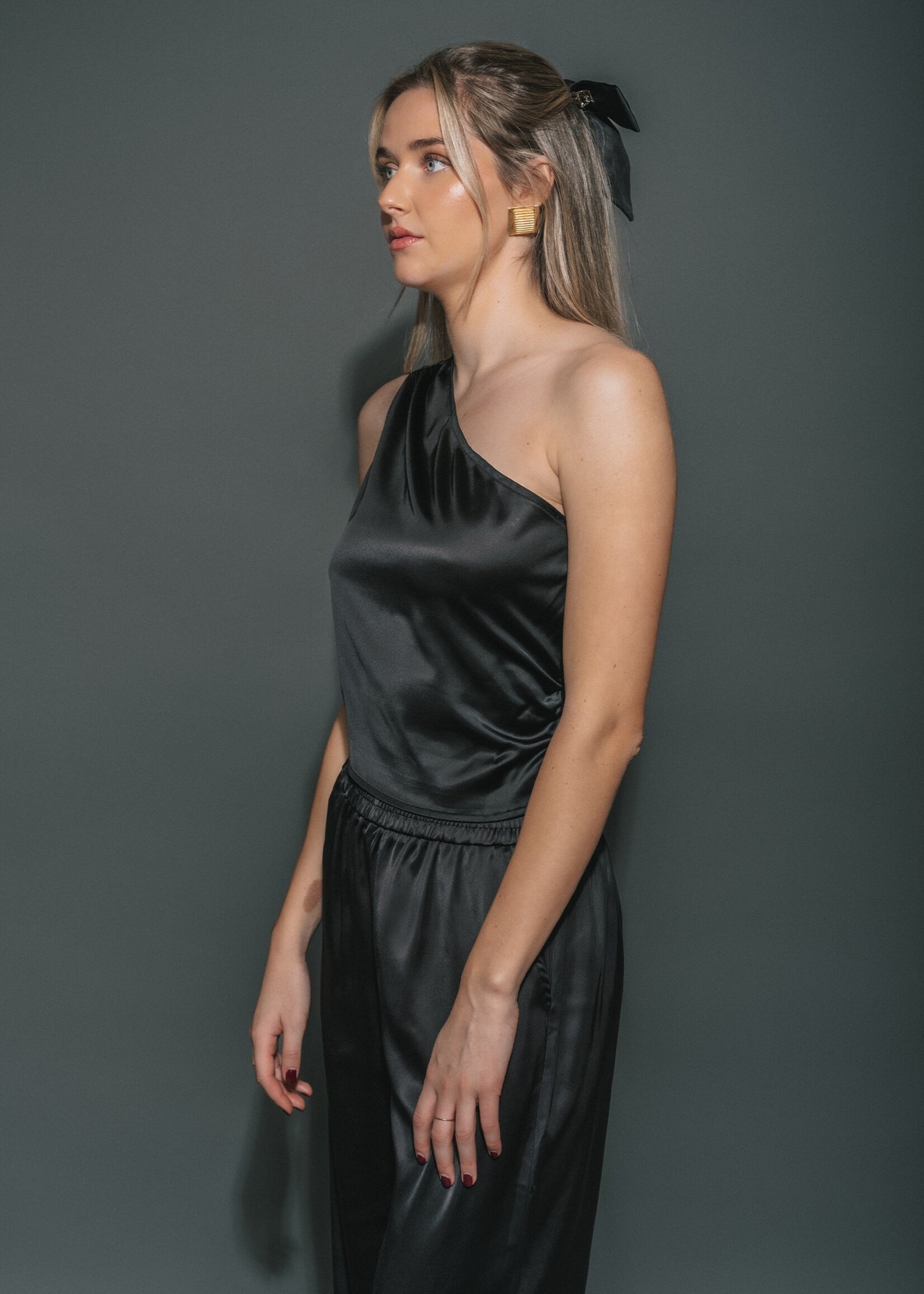 Brunette The Label Brunette The Label Haut Asymétrique En Satin - Noir