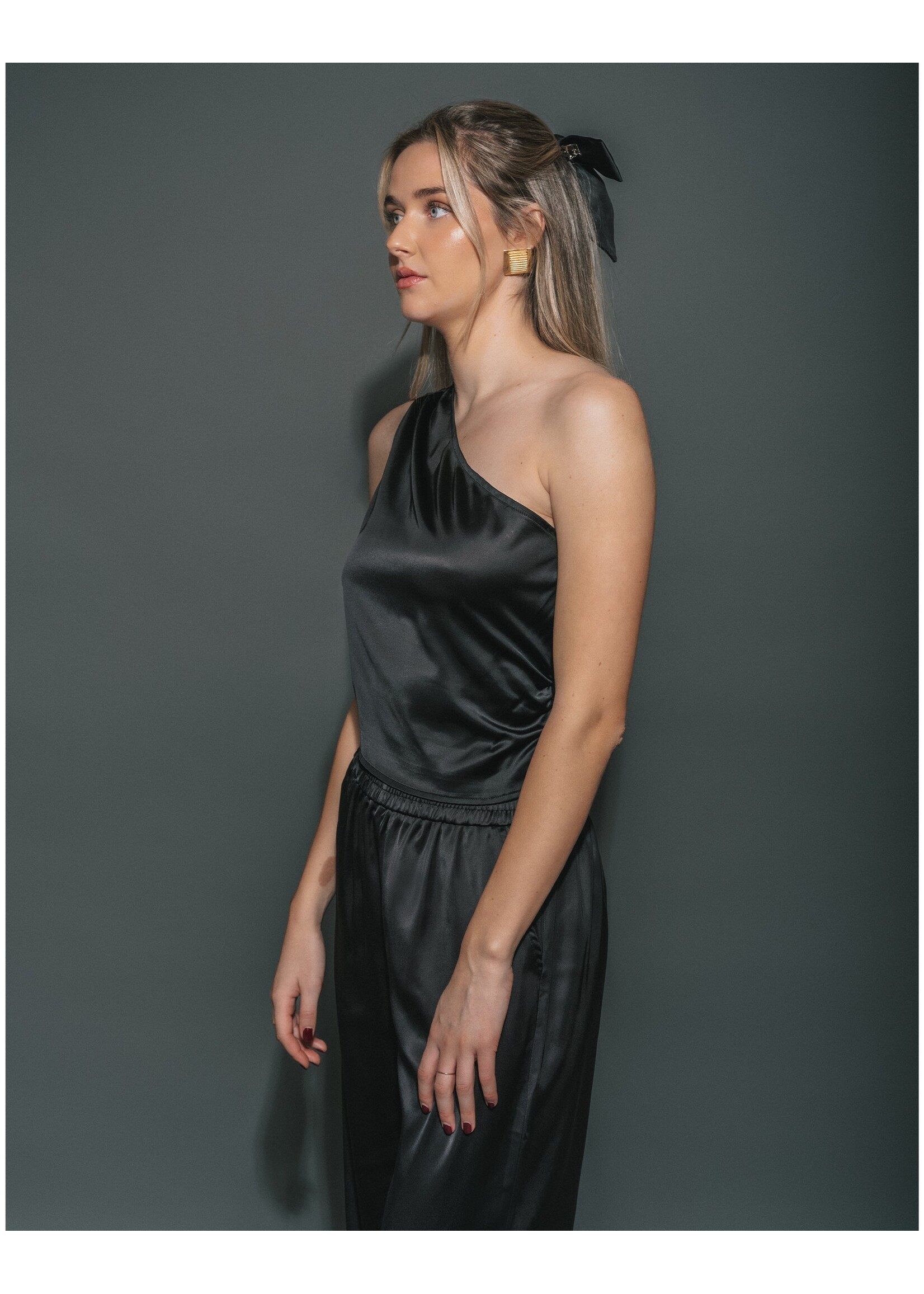 Brunette The Label Brunette The Label Haut Asymétrique En Satin - Noir