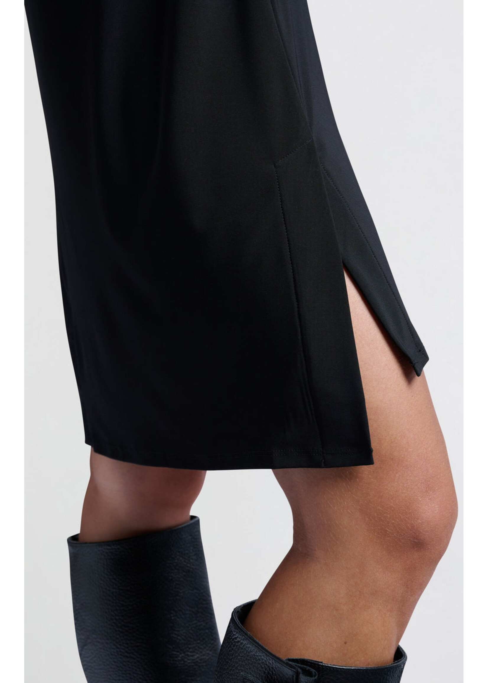 Yaya Women YAYA Robe En Jersey À Col En V Et Jupe Évasée - Noir