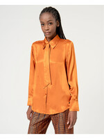 Surkana Surkana Chemise En Satin Avec Nœud Uni - Orange